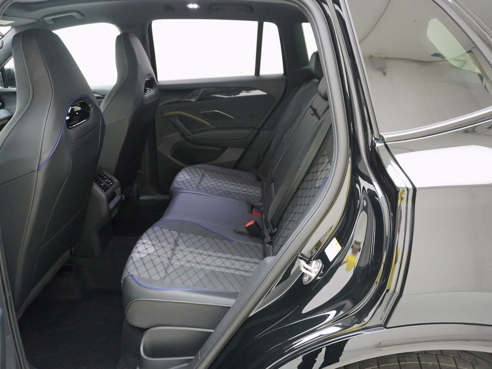 VW Tiguan 2.0 TSI R-Line 4motion-image-15