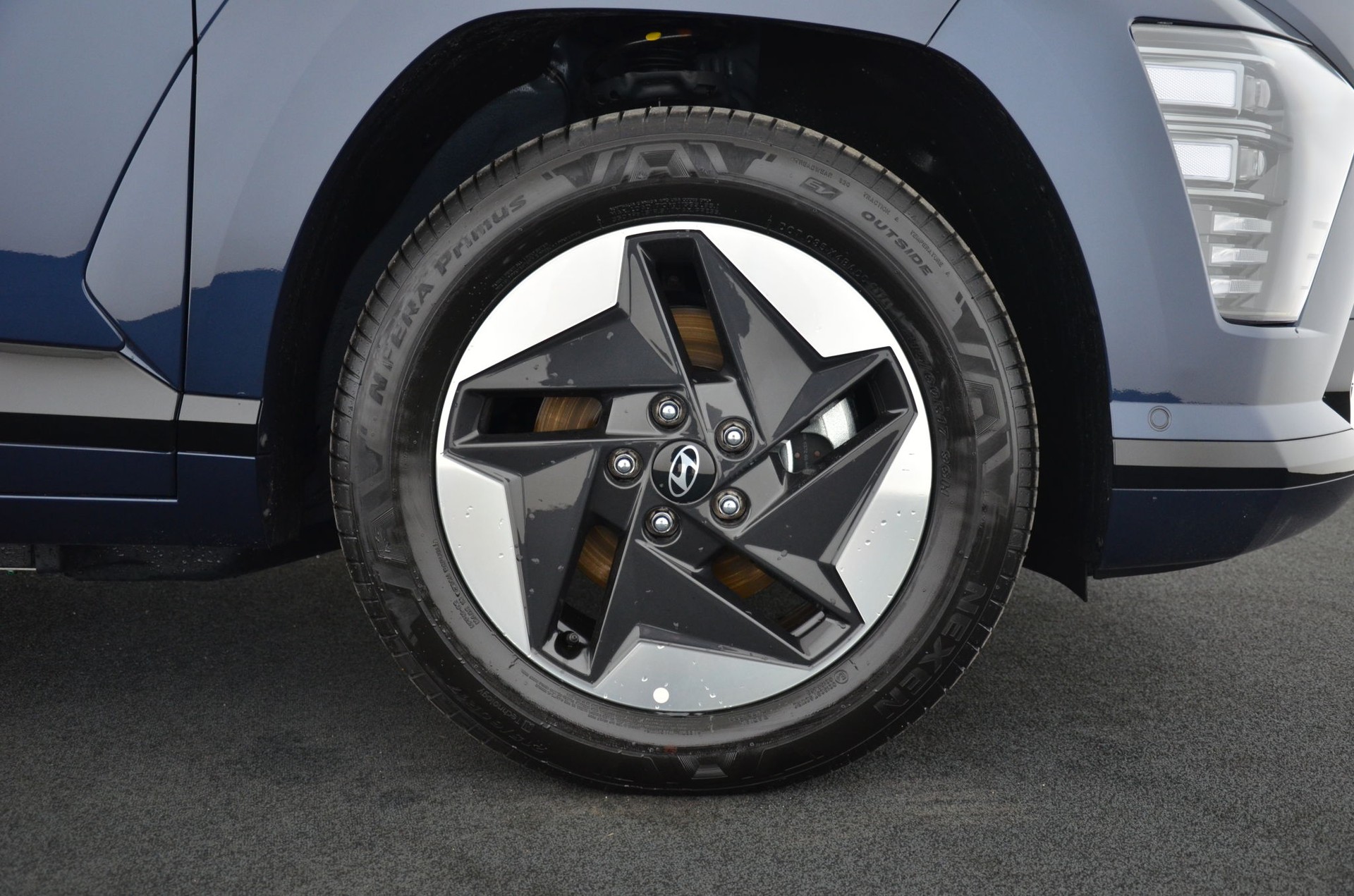 HYUNDAI Kona EV 65.4 kWh Premium *360°*-image-8