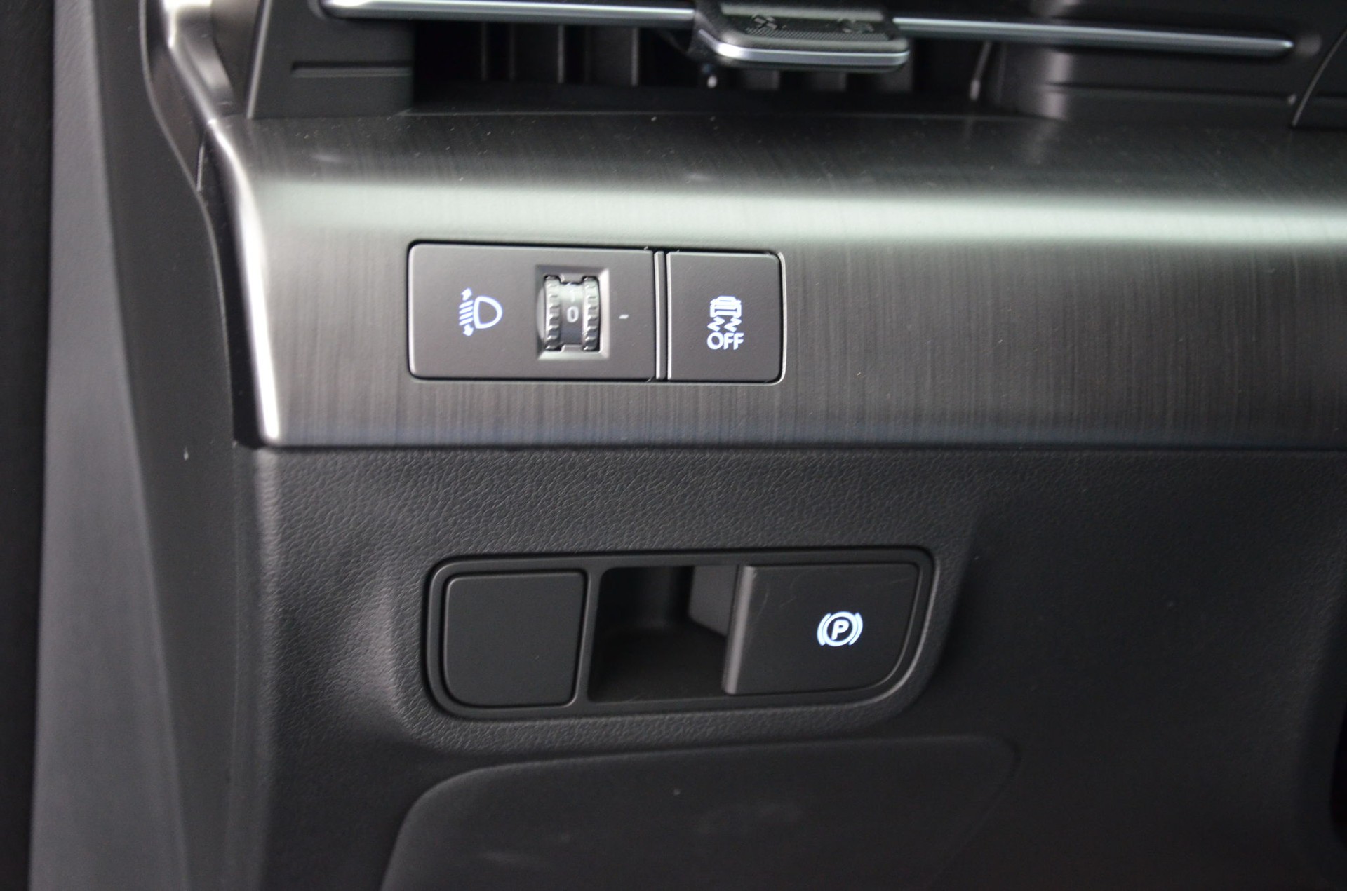 HYUNDAI Kona EV 65.4 kWh Premium *360°*-image-21