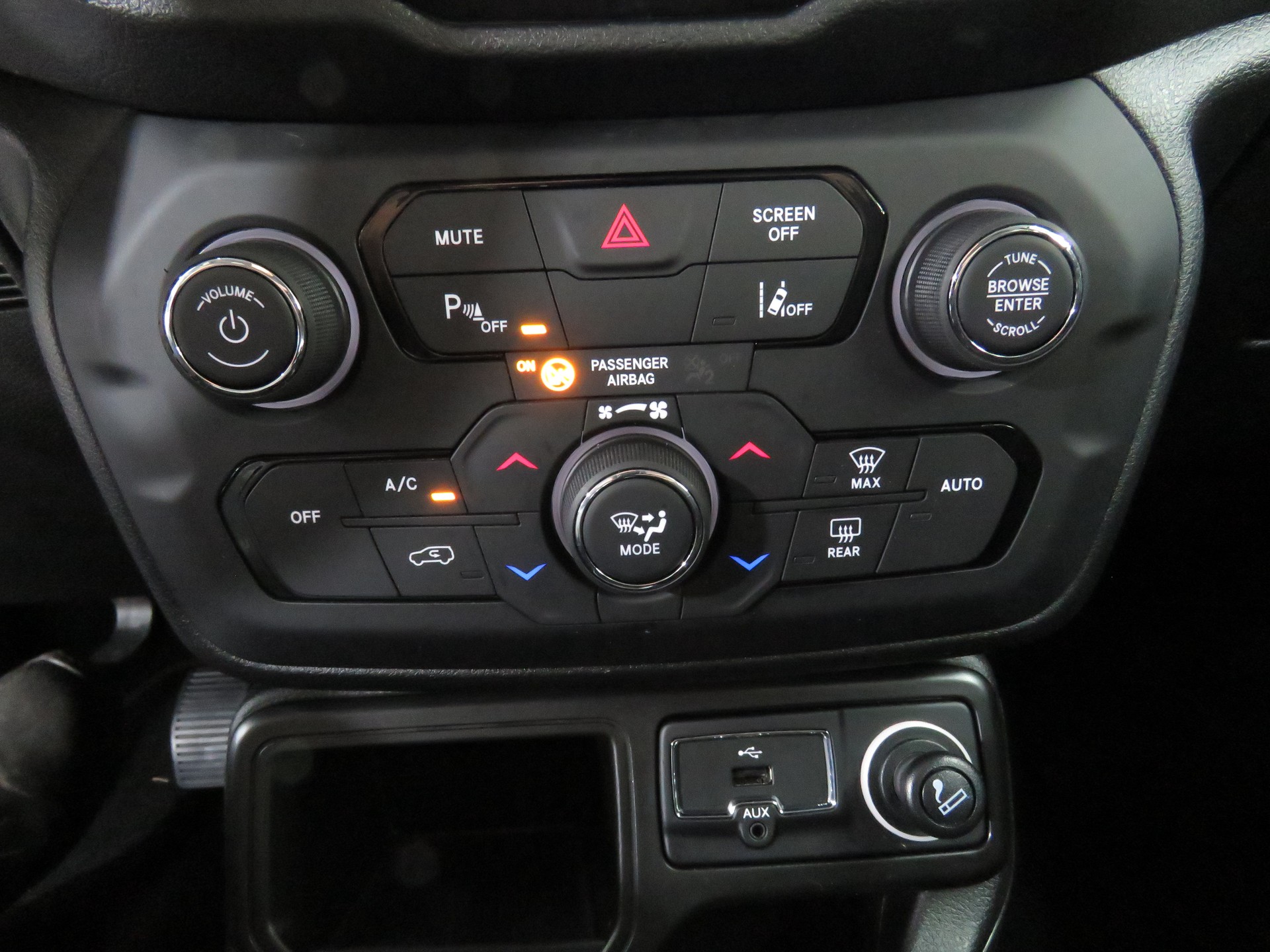 JEEP Renegade 1.0 Turbo Night Eagle-image-16