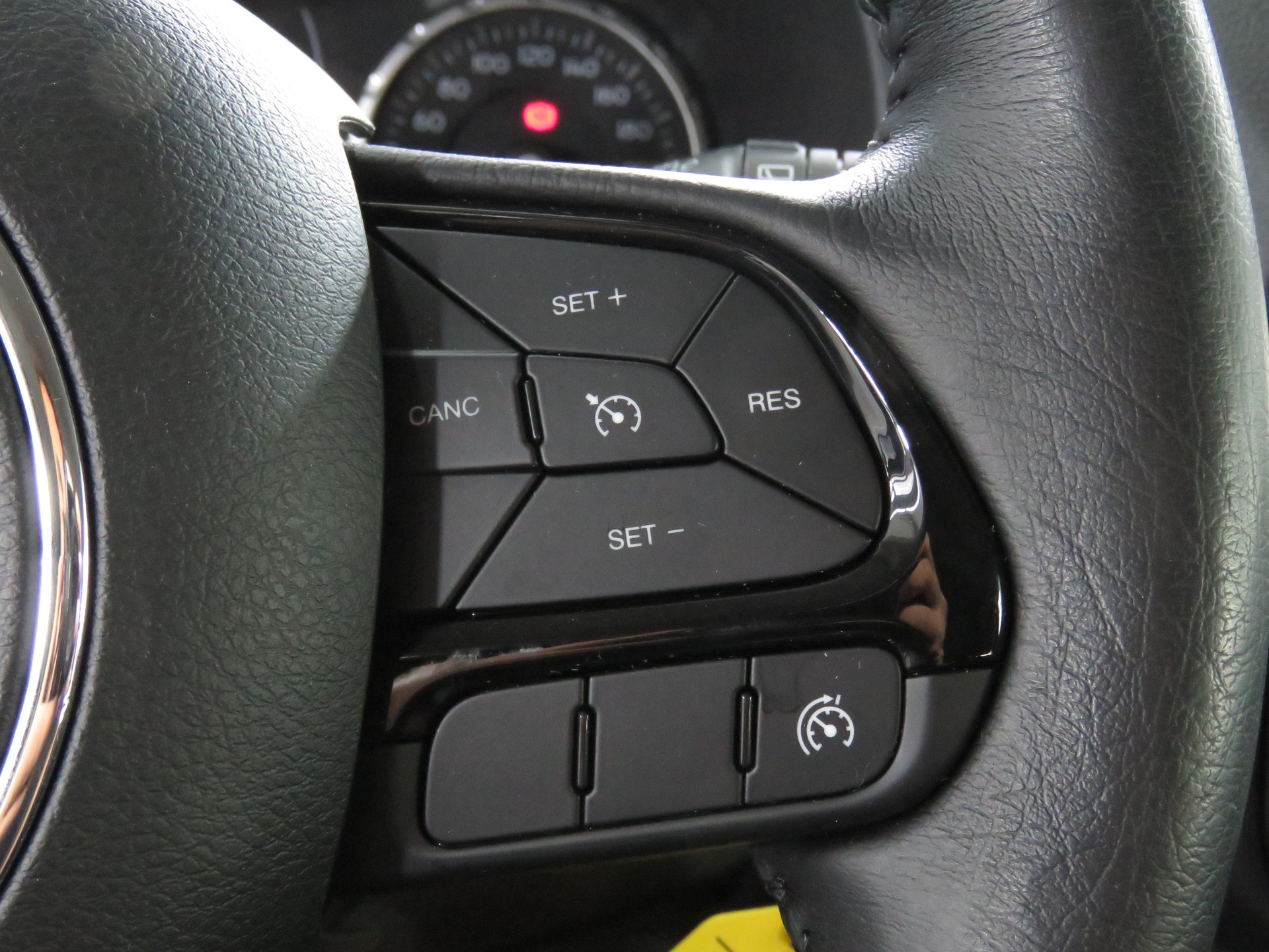 JEEP Renegade 1.0 Turbo Night Eagle-image-19