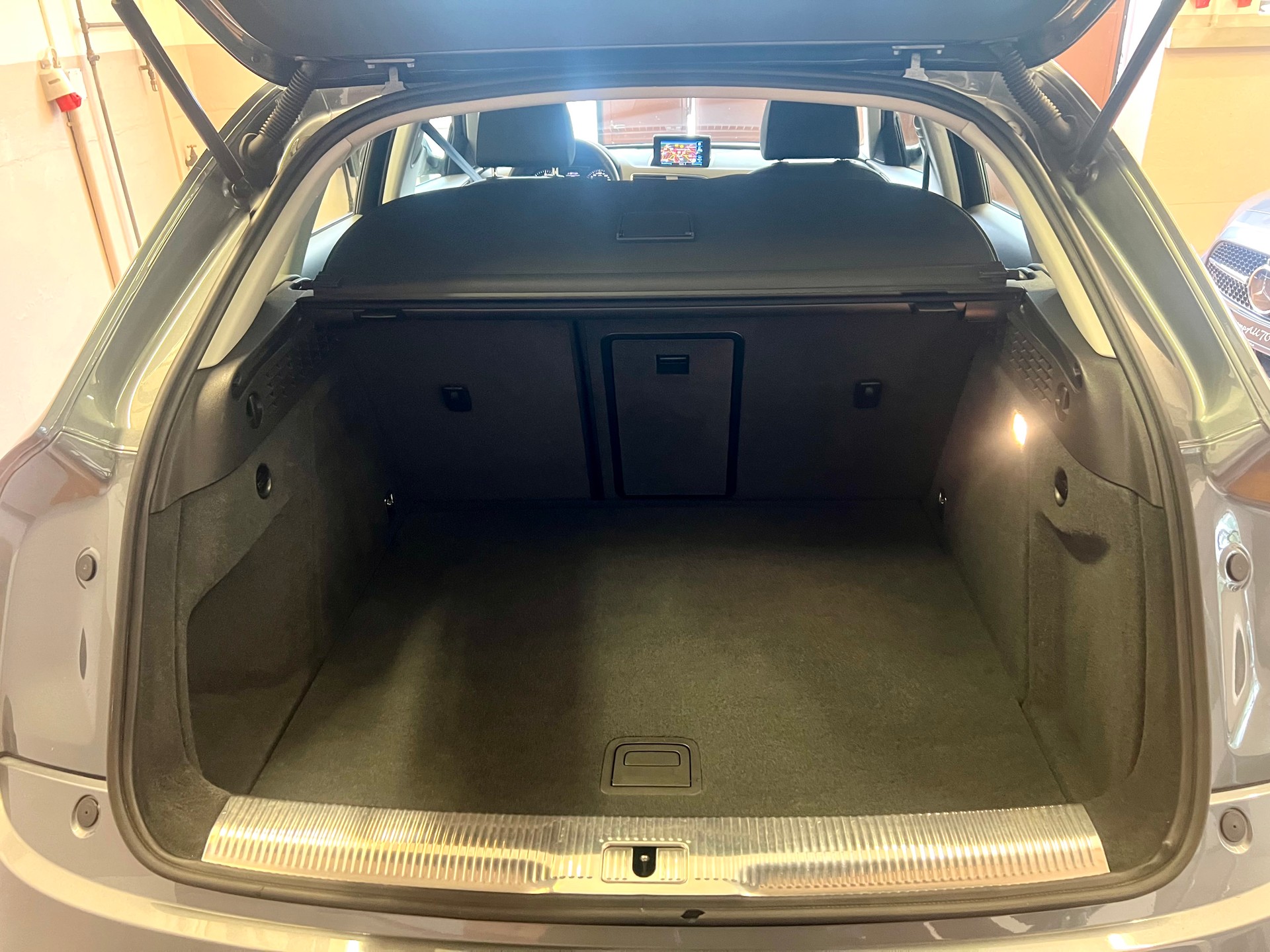 AUDI Q3 2.0 TDI quattro S-tronic-image-15