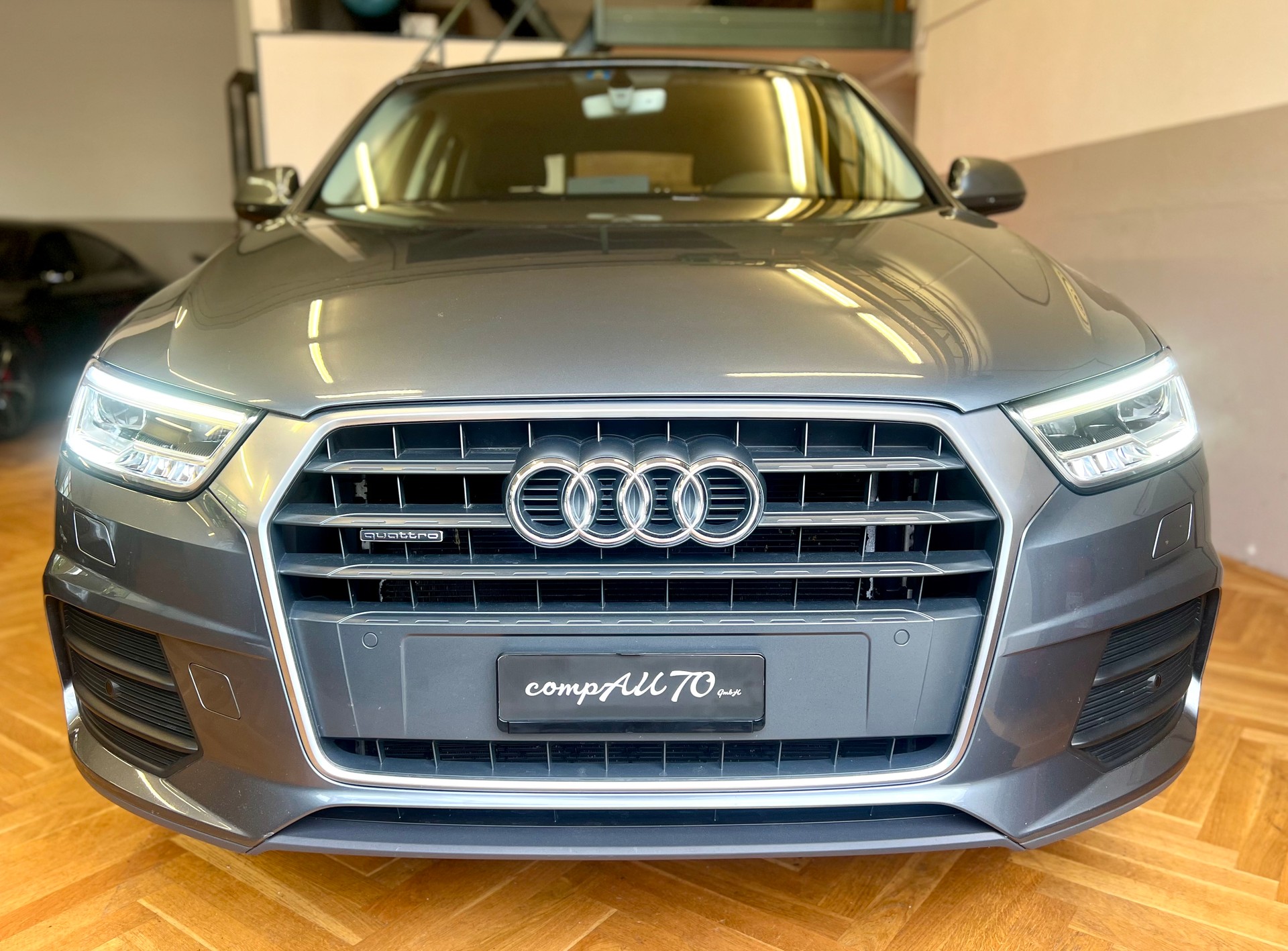 AUDI Q3 2.0 TDI quattro S-tronic-image-9