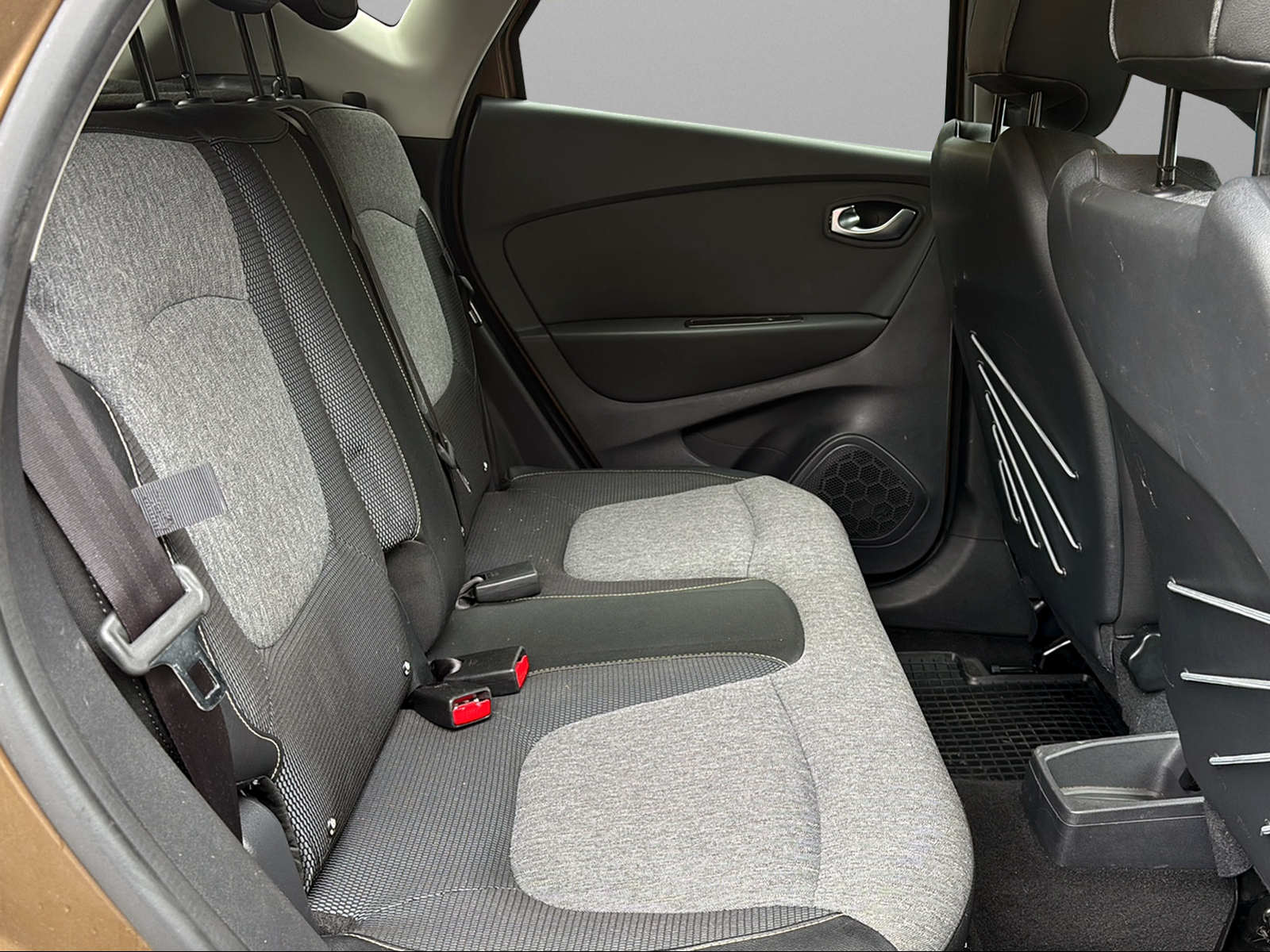 RENAULT Captur 1.2 T 16V Outdoor EDC-image-8