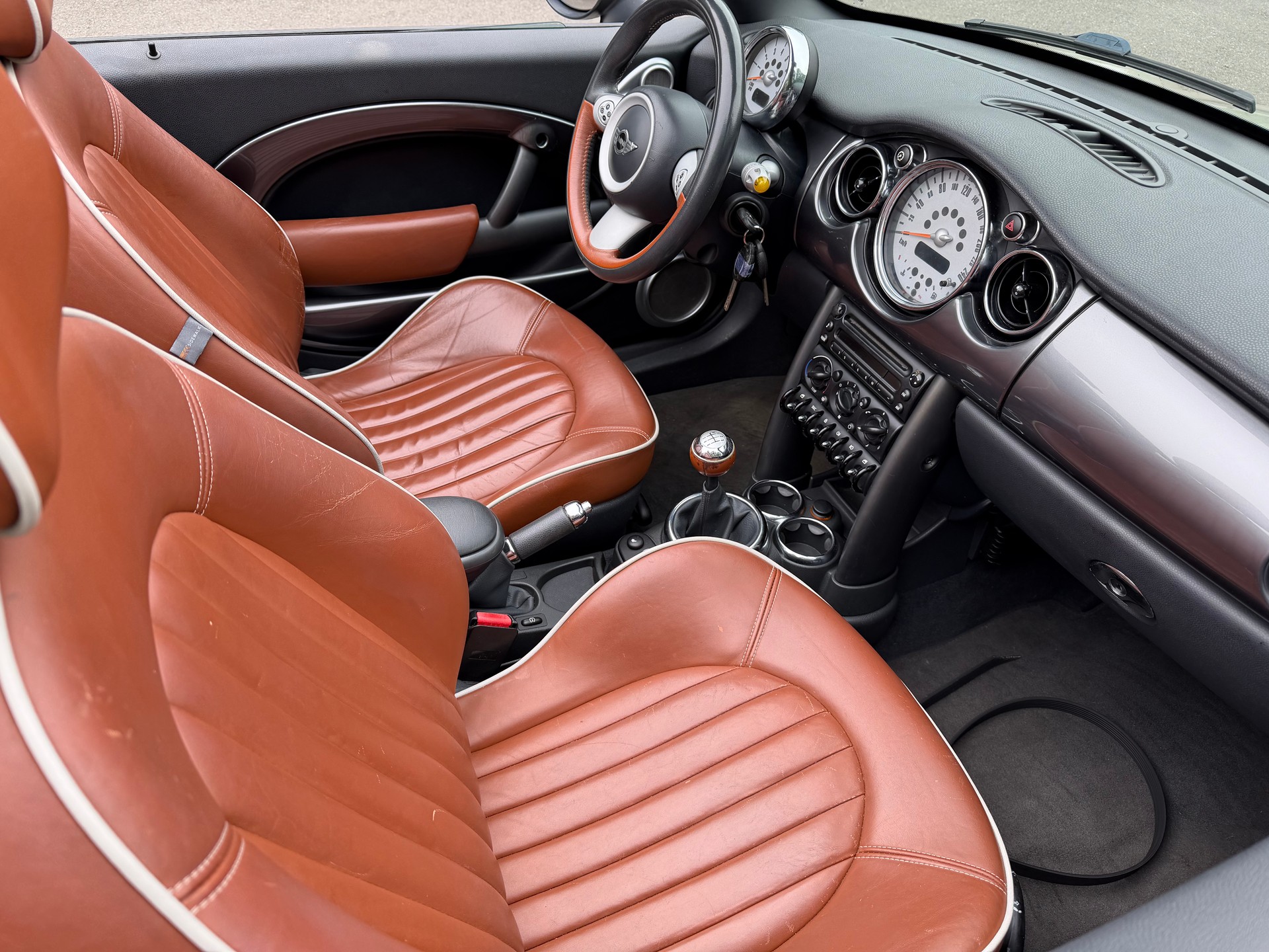 MINI Cooper S Cabriolet Sidewalk Edition (R52)-image-8