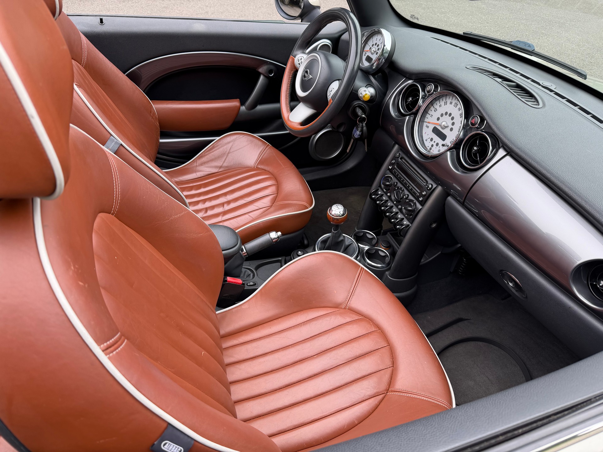 MINI Cooper S Cabriolet Sidewalk Edition (R52)-image-9