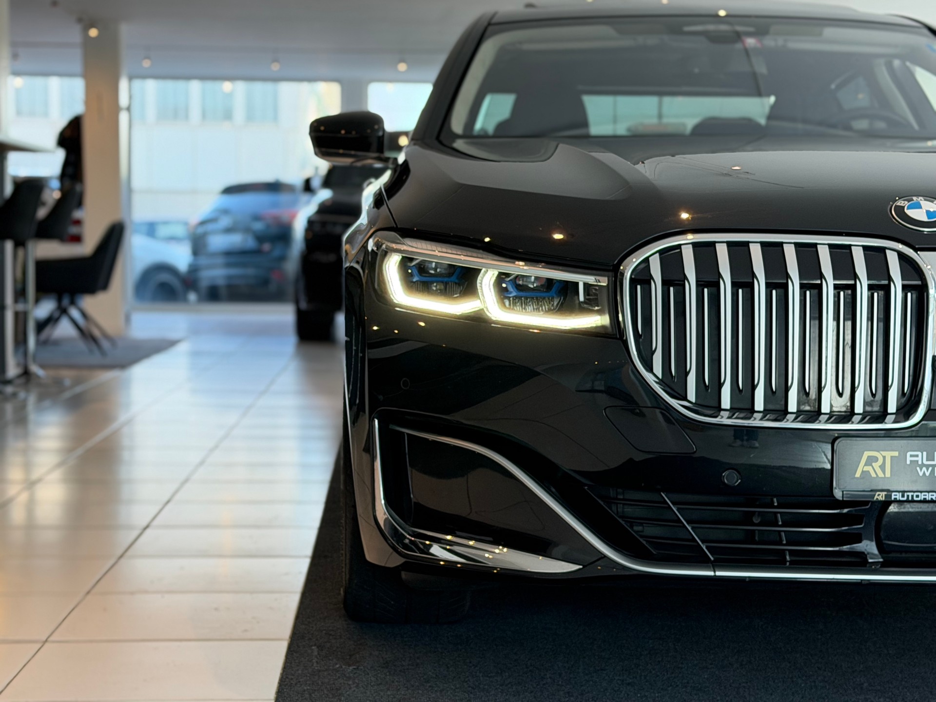 BMW 750Li xDrive Steptronic **Vollausstattung**-image-31