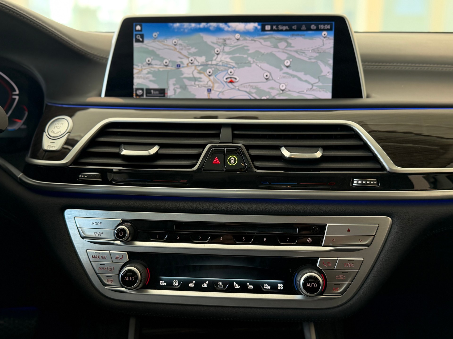 BMW 750Li xDrive Steptronic **Vollausstattung**-image-30