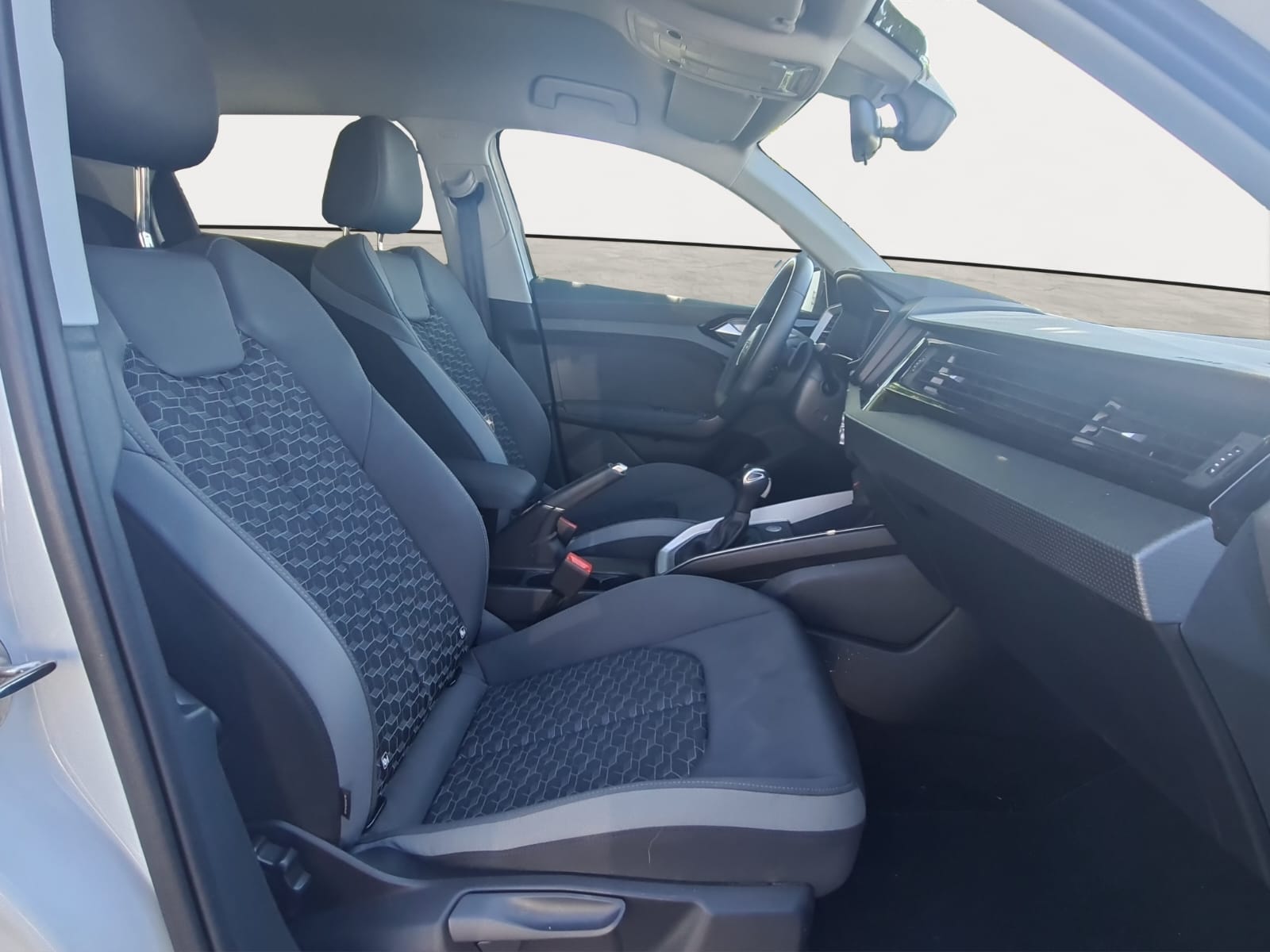 AUDI A1 Sportback 30 TFSI S Line S-tronic-image-13