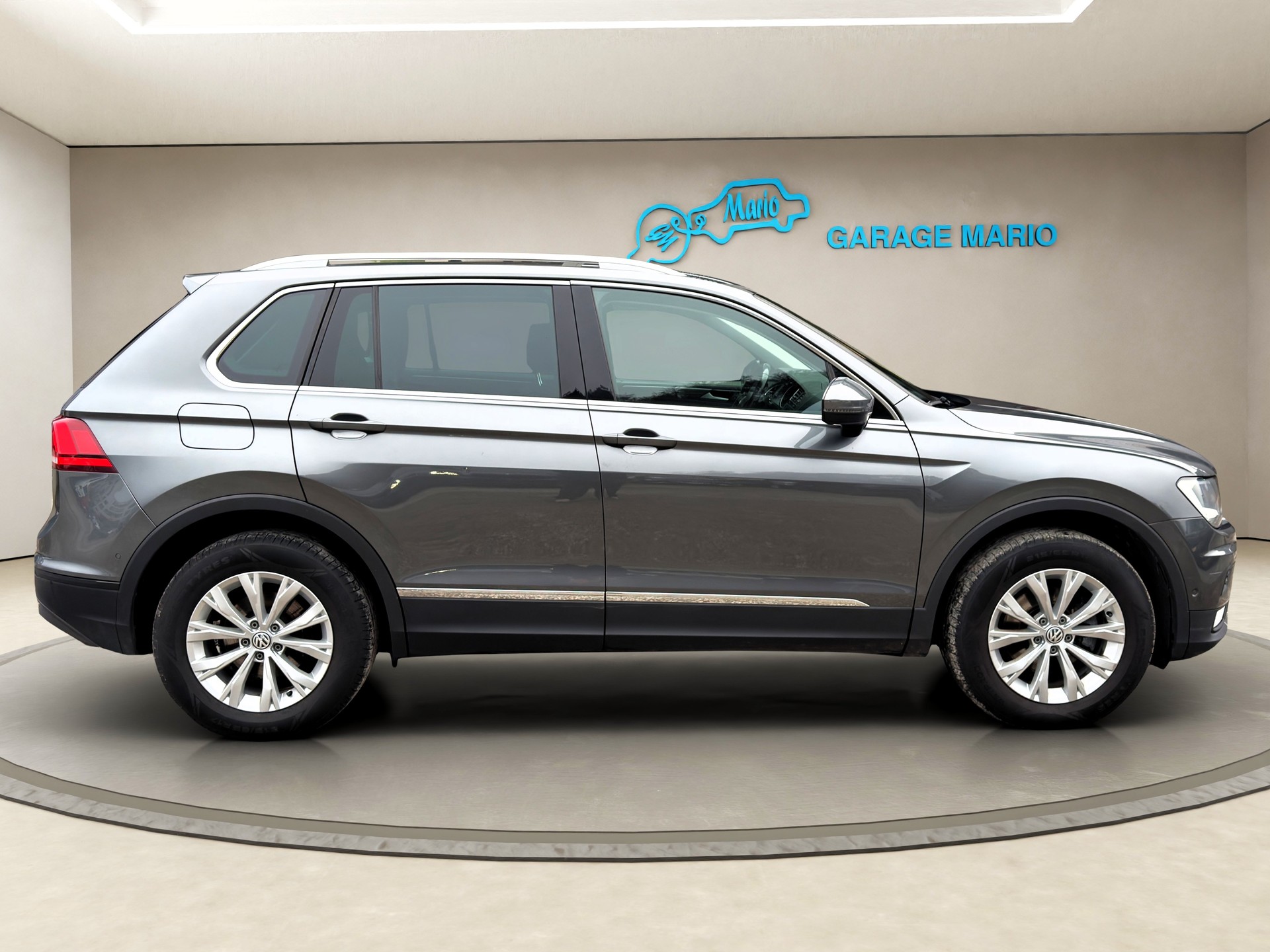 VW Tiguan 2.0 TDI SCR Comfortline 4Motion DSG-image-3