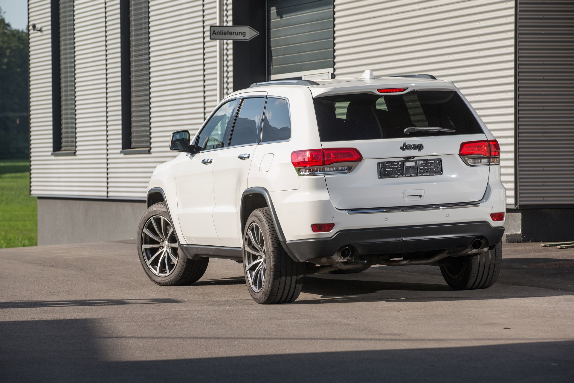 JEEP Grand Cherokee 3.0 CRD Limited Automatic-image-2