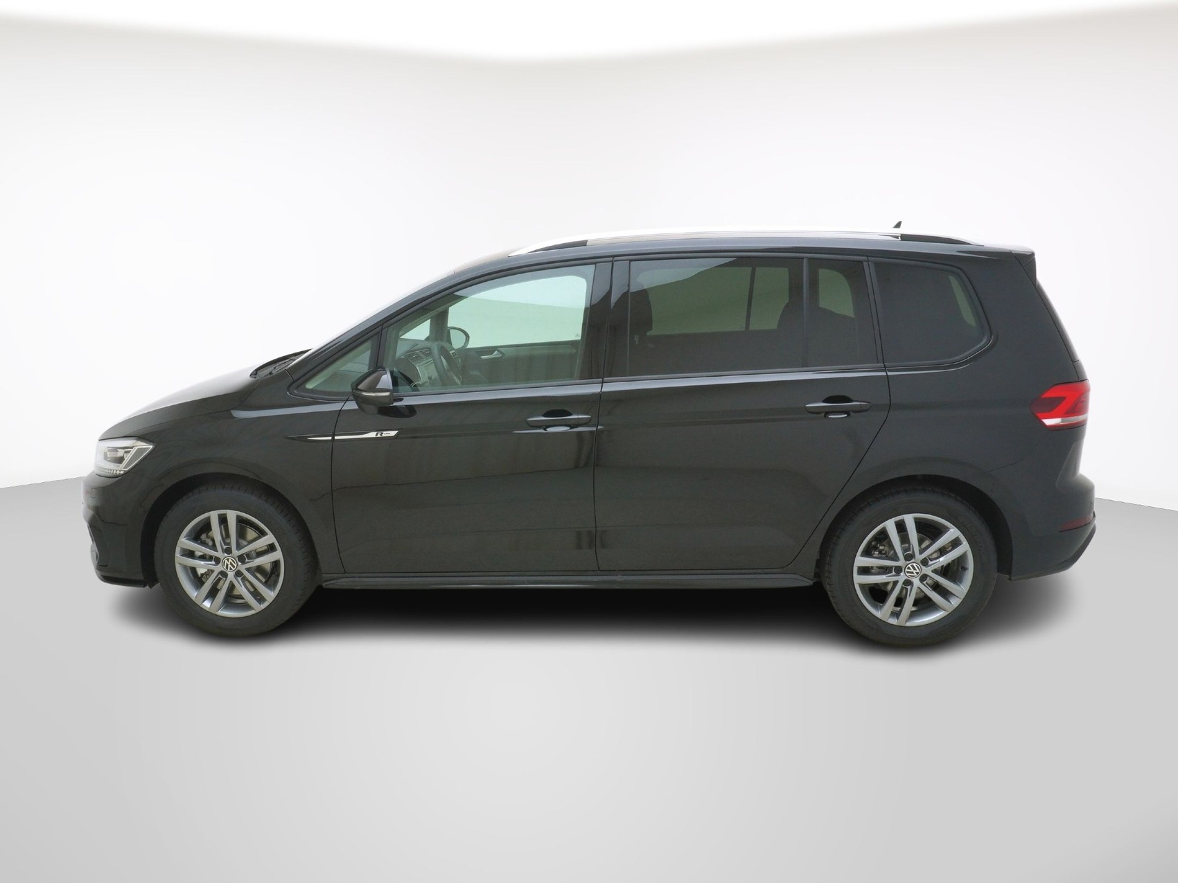 VW Touran 1.5 TSI R-Line DSG-image-1