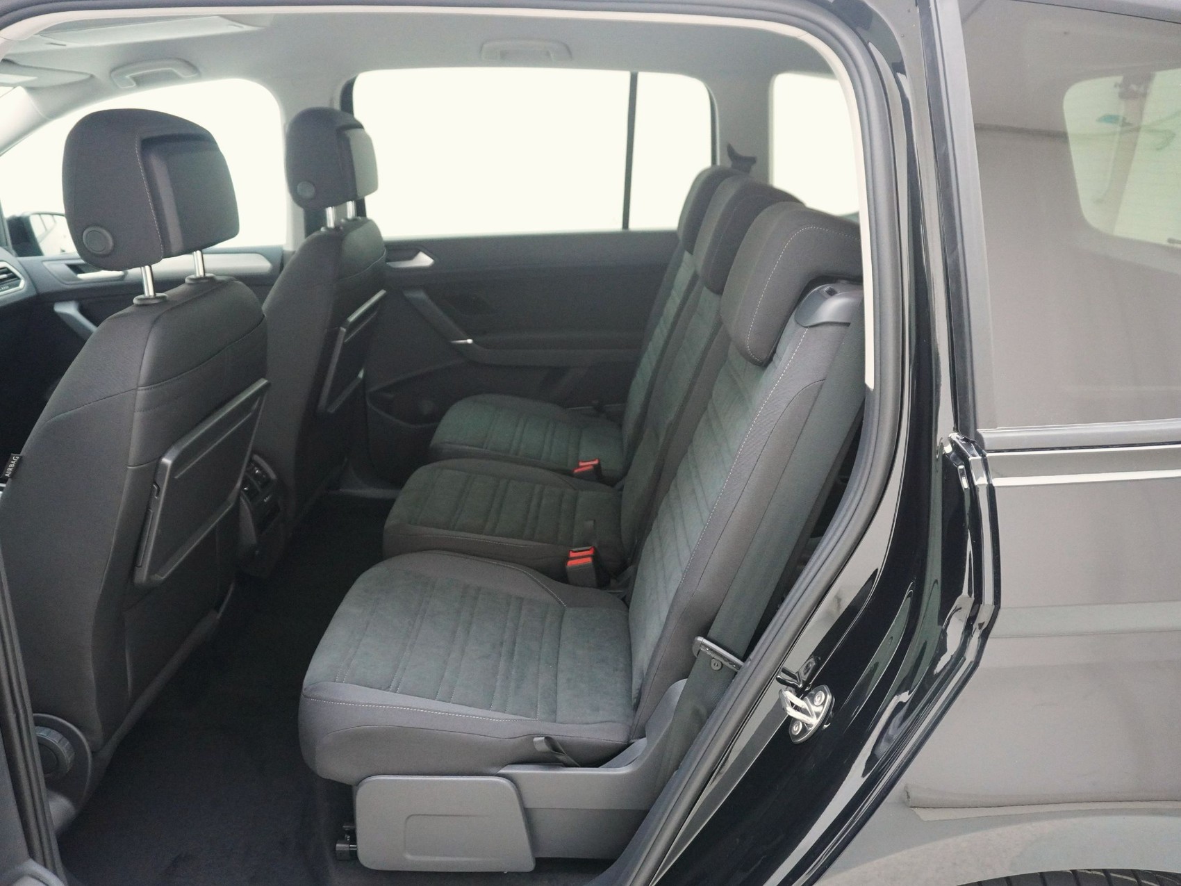 VW Touran 1.5 TSI R-Line DSG-image-14