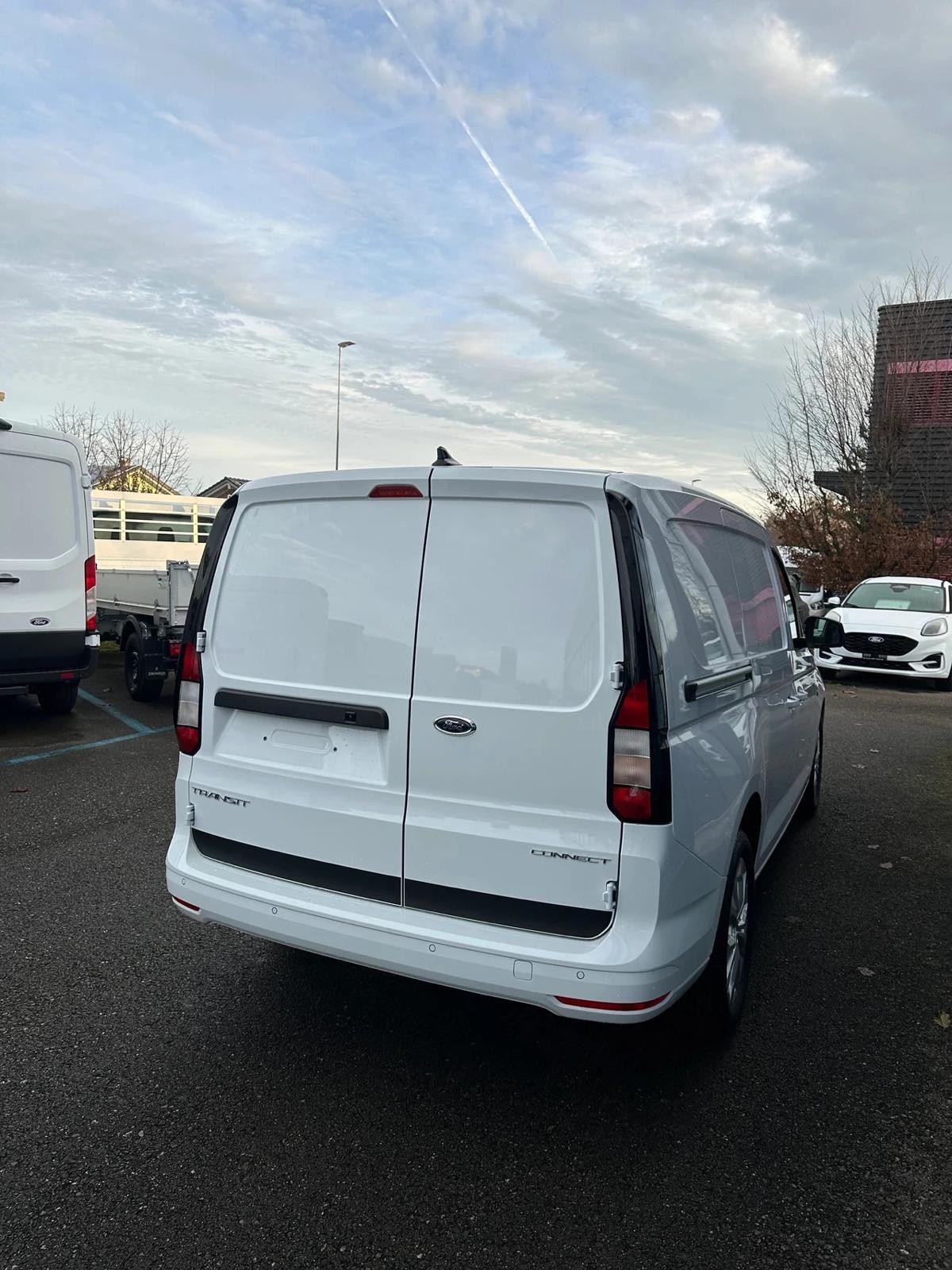 FORD Grand Transit Connect fourg. 2 Titanium/122CV/Aut.-image-6