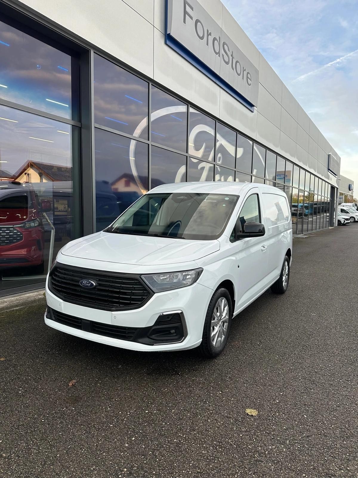 FORD Grand Transit Connect fourg. 2 Titanium/122CV/Aut.-image-1
