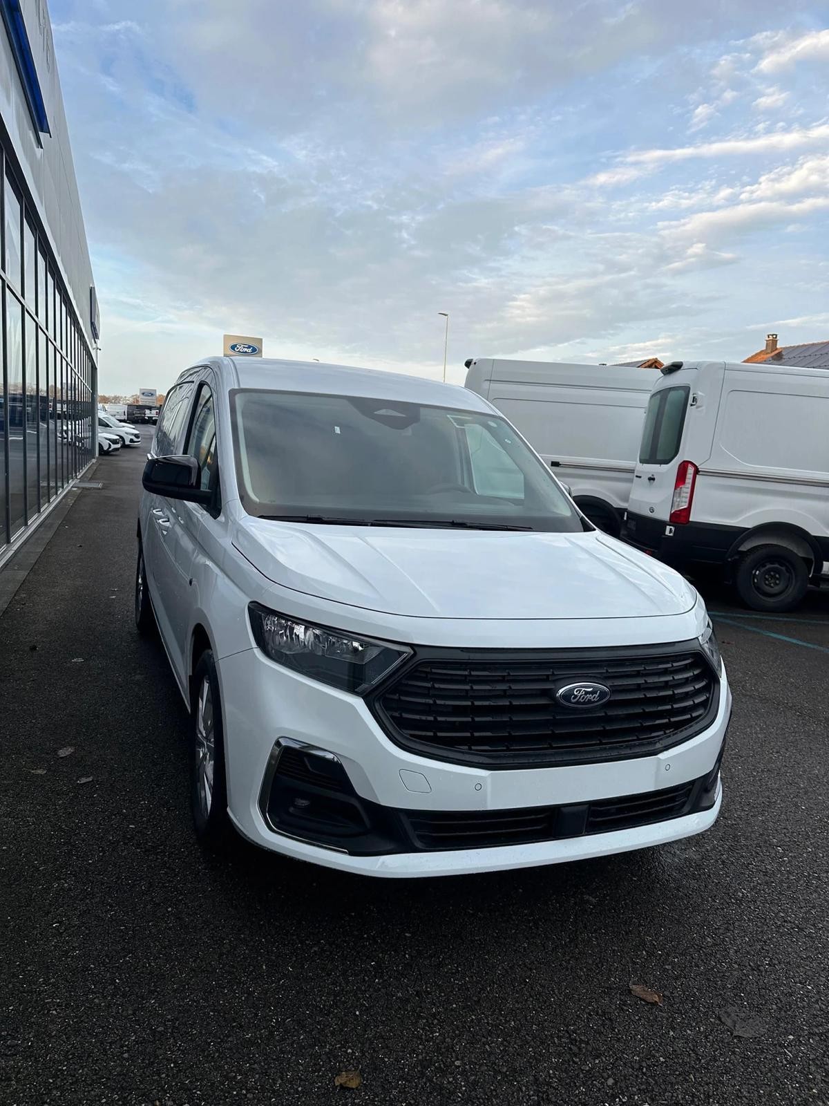 FORD Grand Transit Connect fourg. 2 Titanium/122CV/Aut.-image-7