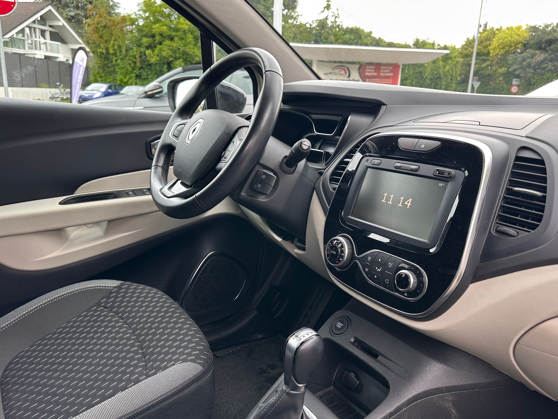 RENAULT Captur 1.3 T 16V Intens EDC-image-11