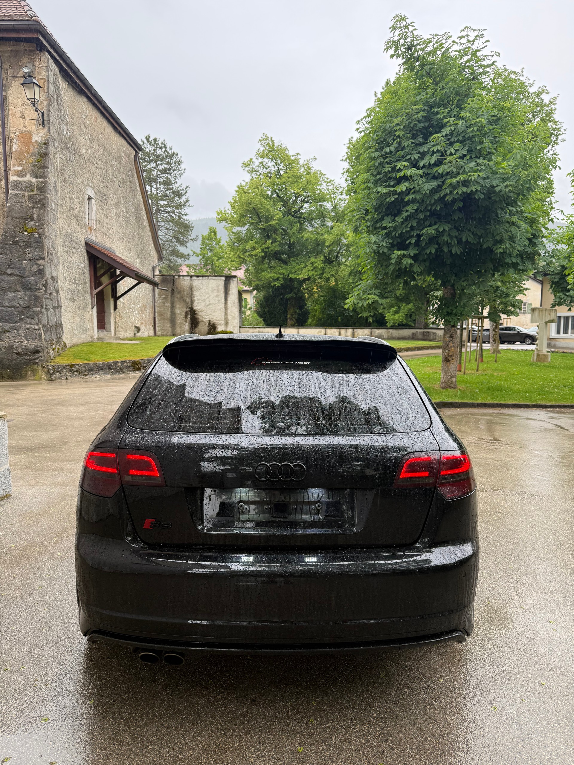 AUDI 2.0 T FSI quattro-image-1