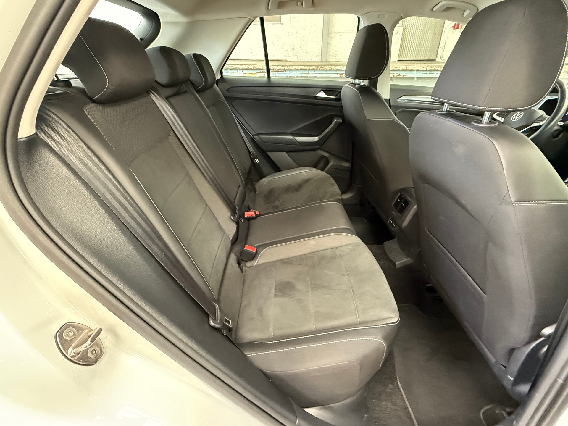 VW T-Roc 2.0 TSI Style DSG 4Motion AHK-image-8