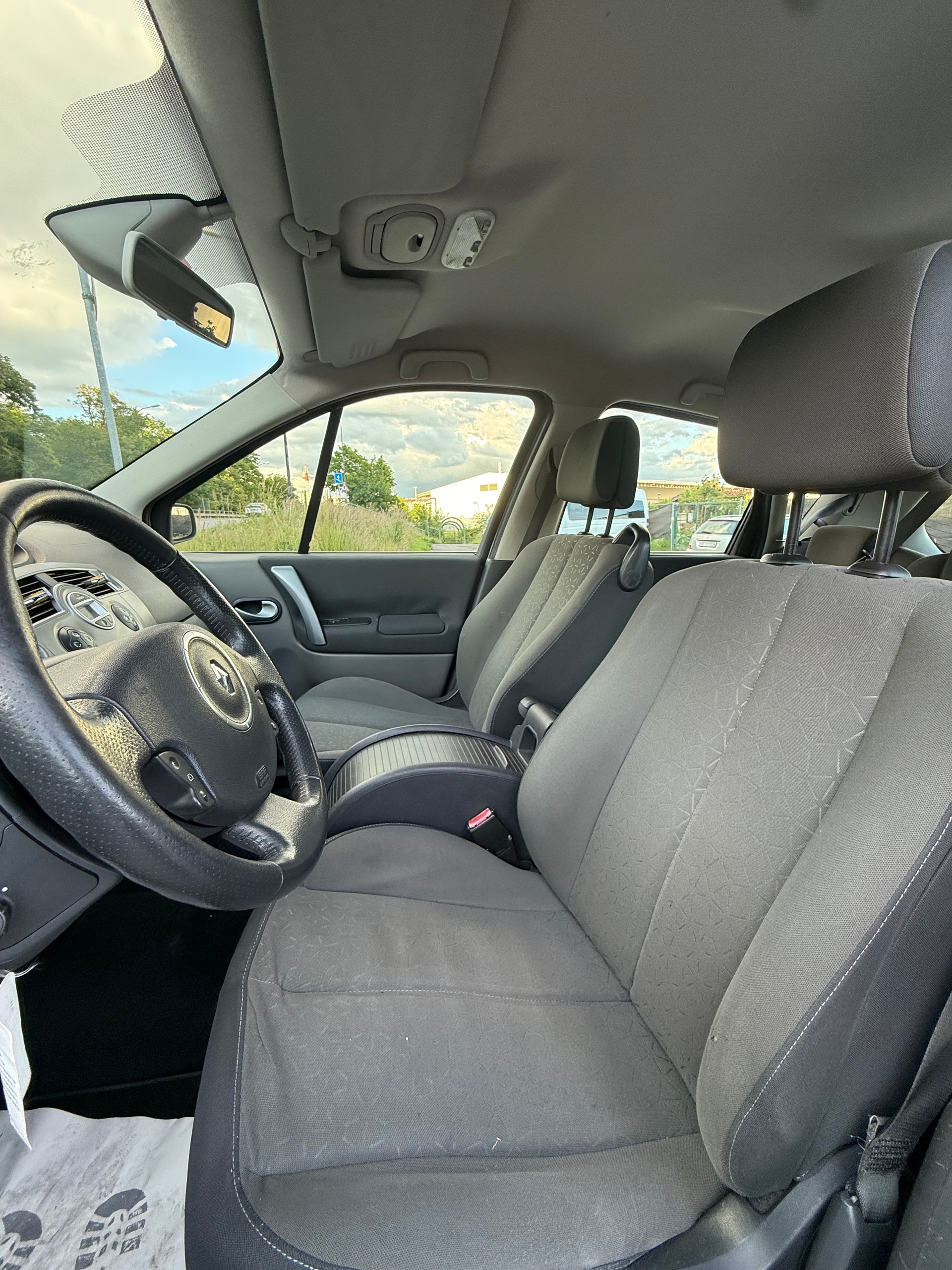 RENAULT Scénic 1.5 dCi Expression-image-7