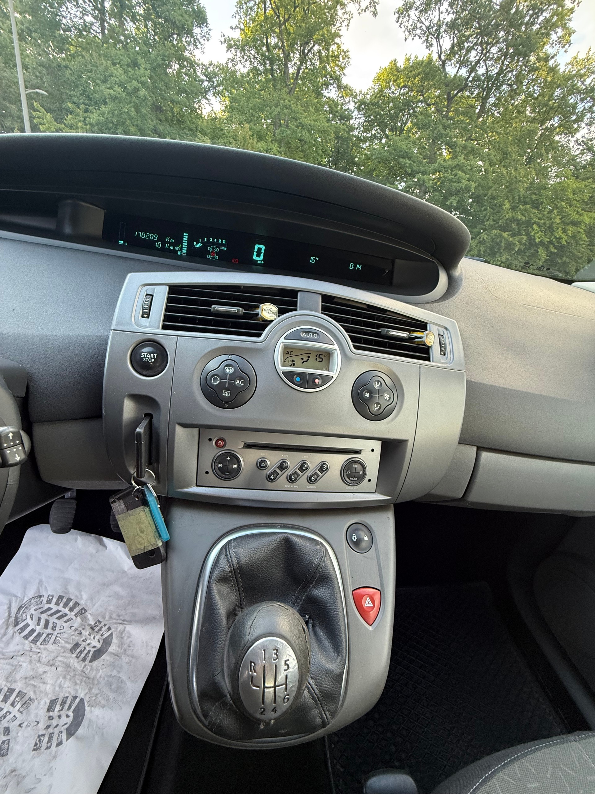 RENAULT Scénic 1.5 dCi Expression-image-6