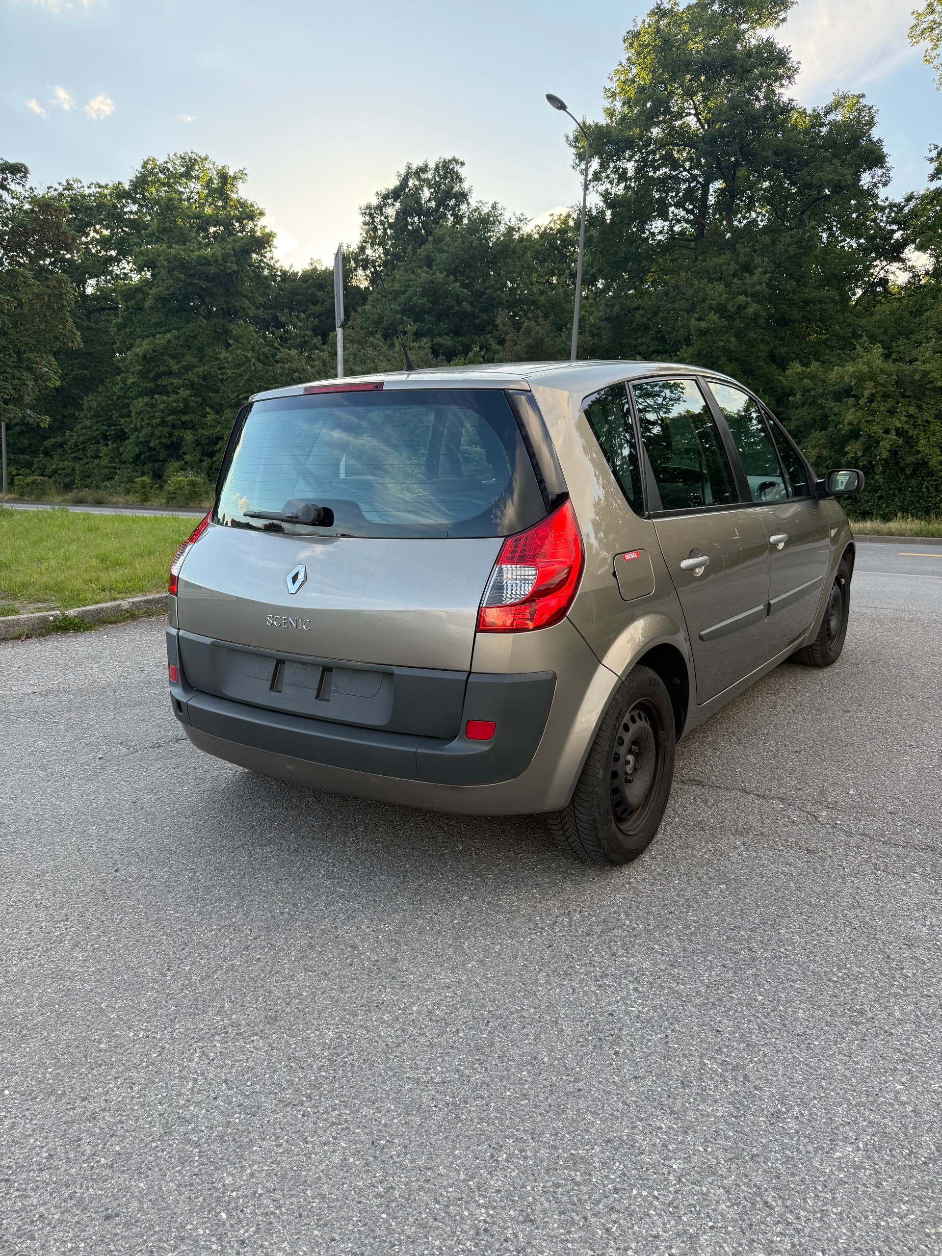 RENAULT Scénic 1.5 dCi Expression-image-3