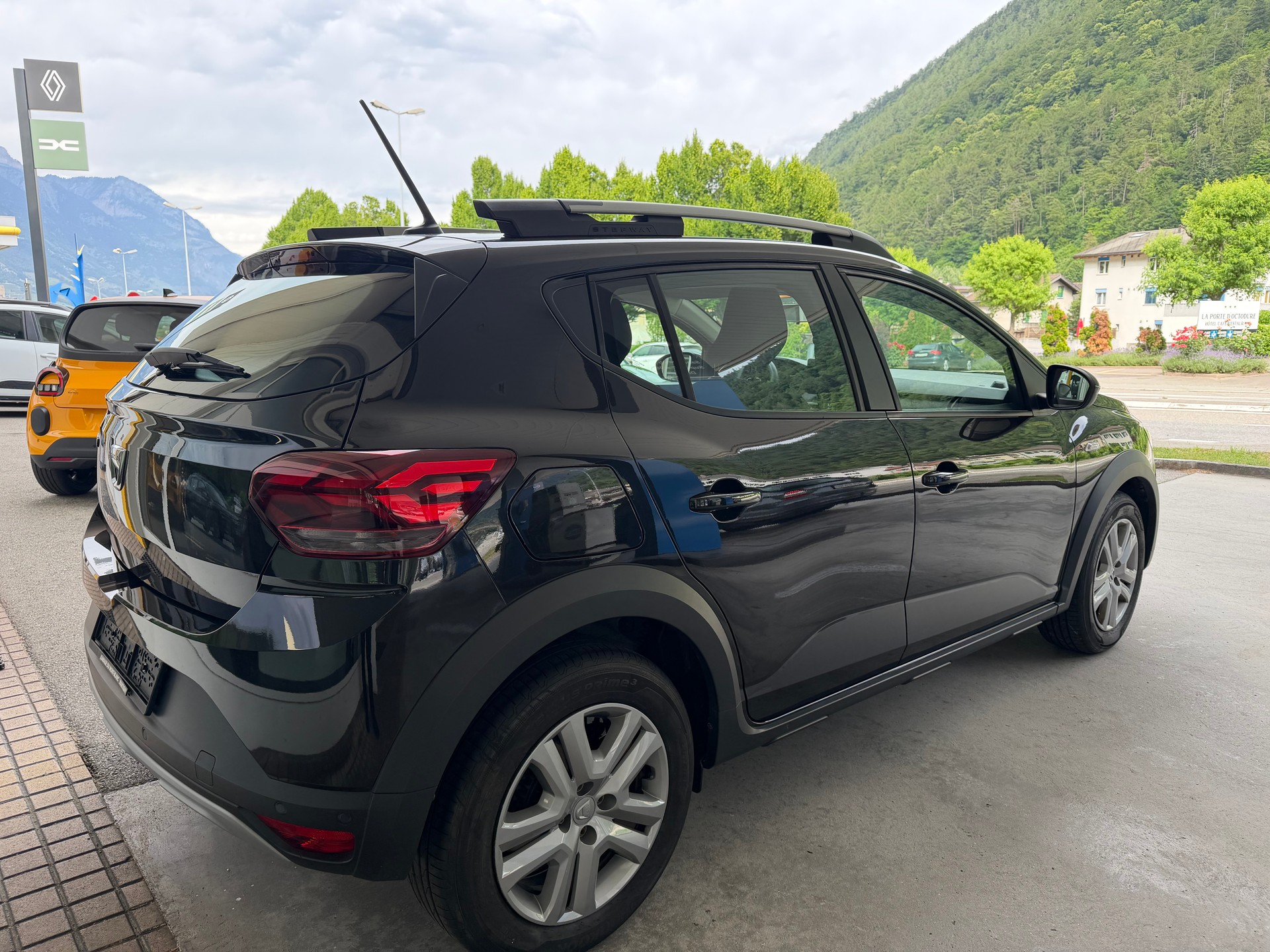 DACIA Sandero Stepway TCe 90 Comfort-image-2