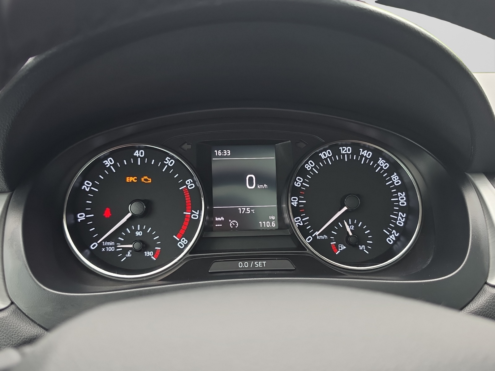 SKODA Rapid Spaceback 1.2 TSI Ambition-image-15
