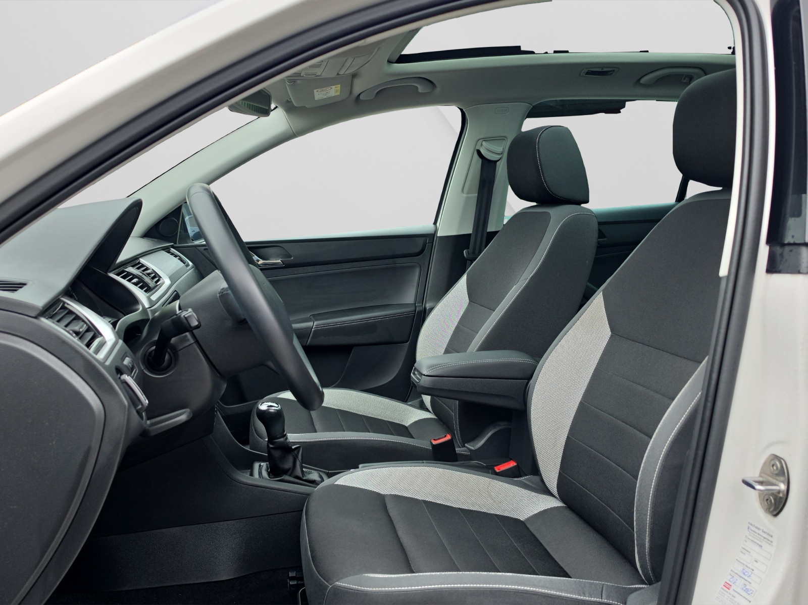 SKODA Rapid Spaceback 1.2 TSI Ambition-image-9