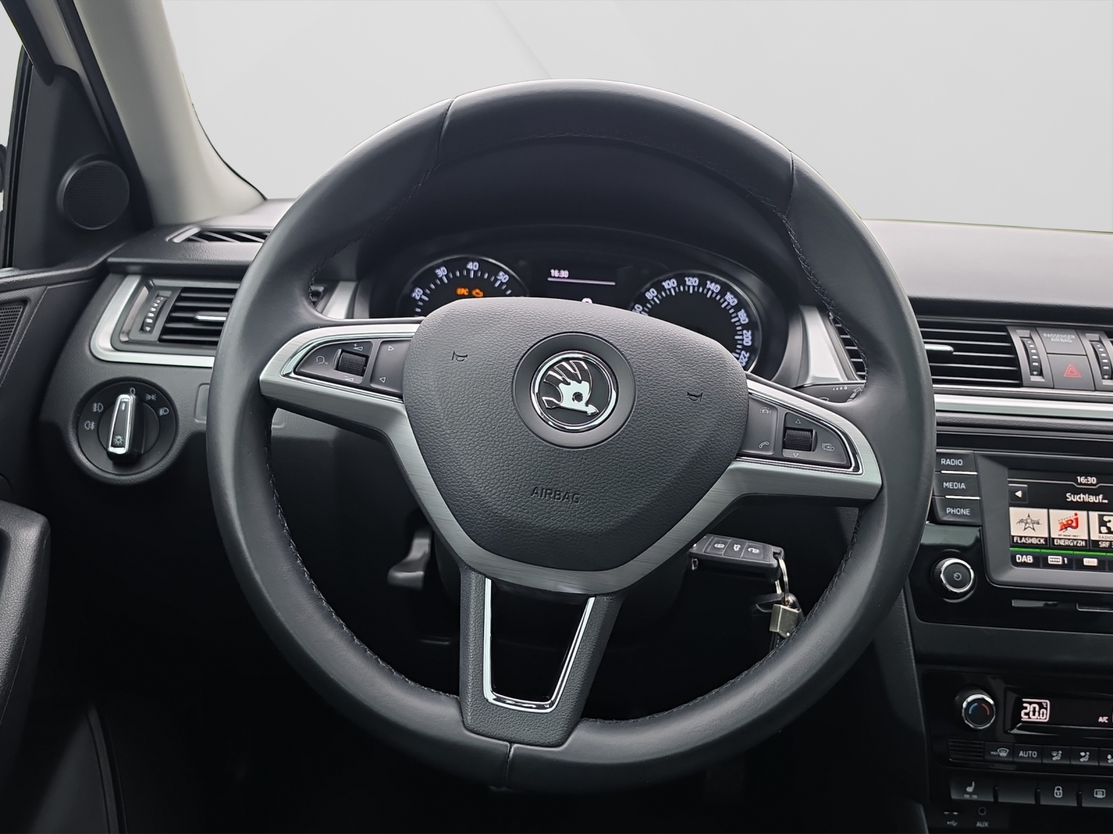 SKODA Rapid Spaceback 1.2 TSI Ambition-image-11