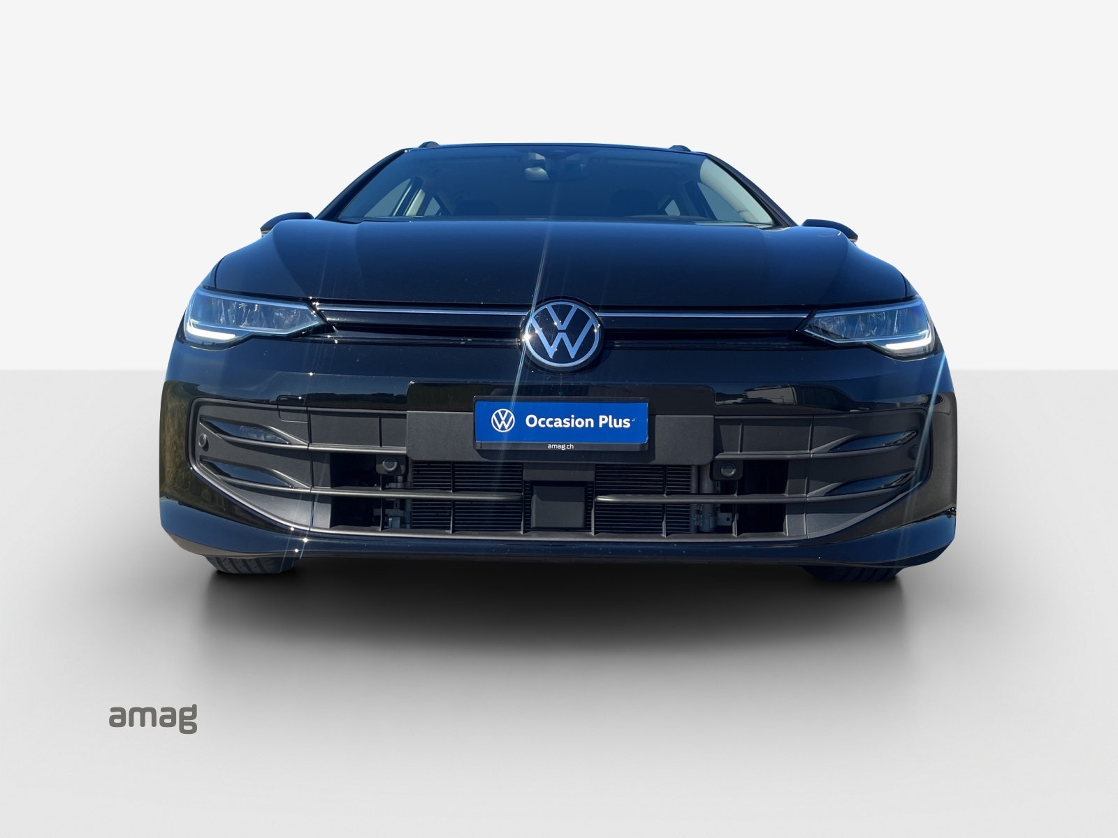 VW Golf Variant 1.5 eTSI mHEV Life DSG-image-6