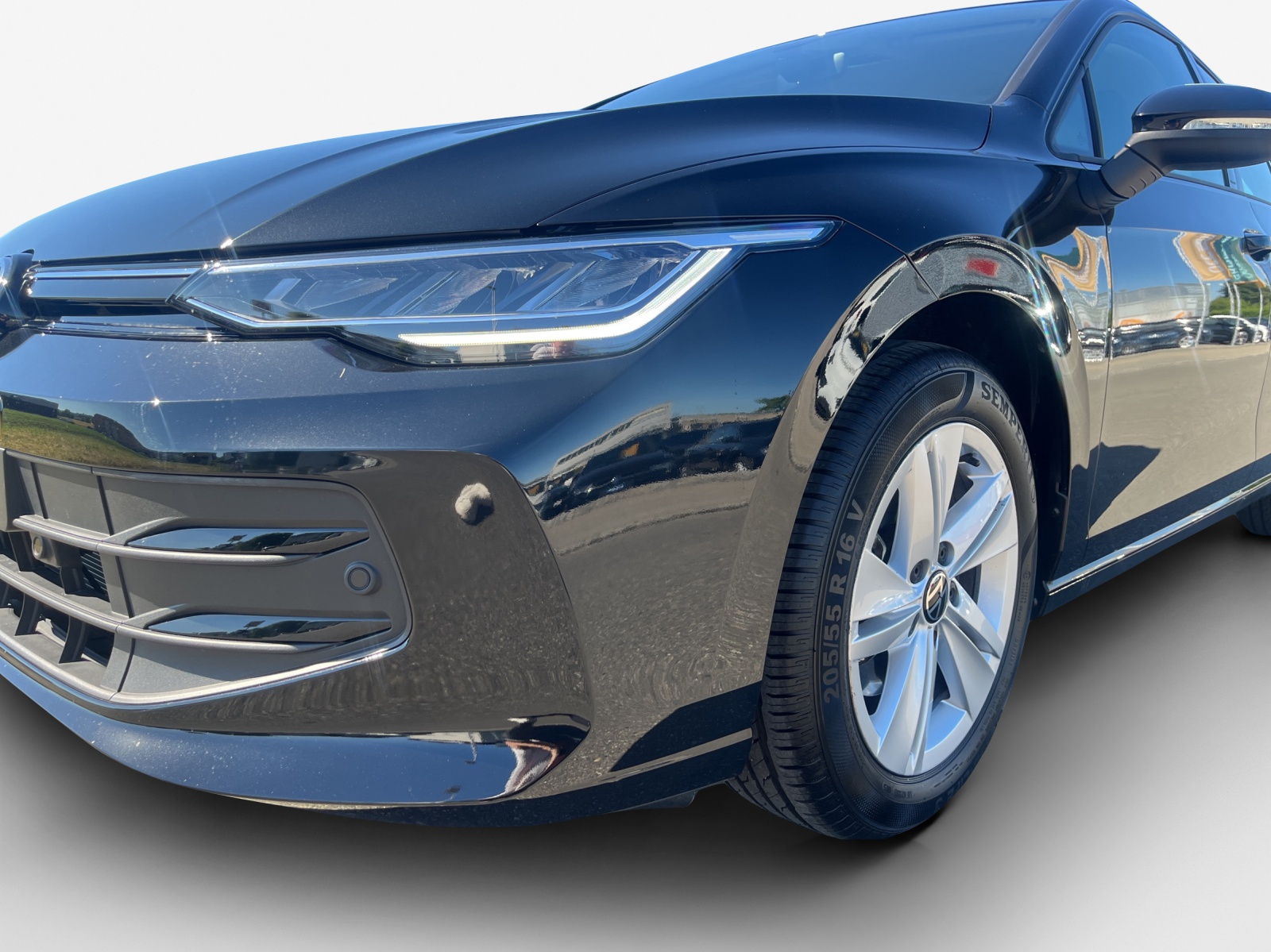 VW Golf Variant 1.5 eTSI mHEV Life DSG-image-13