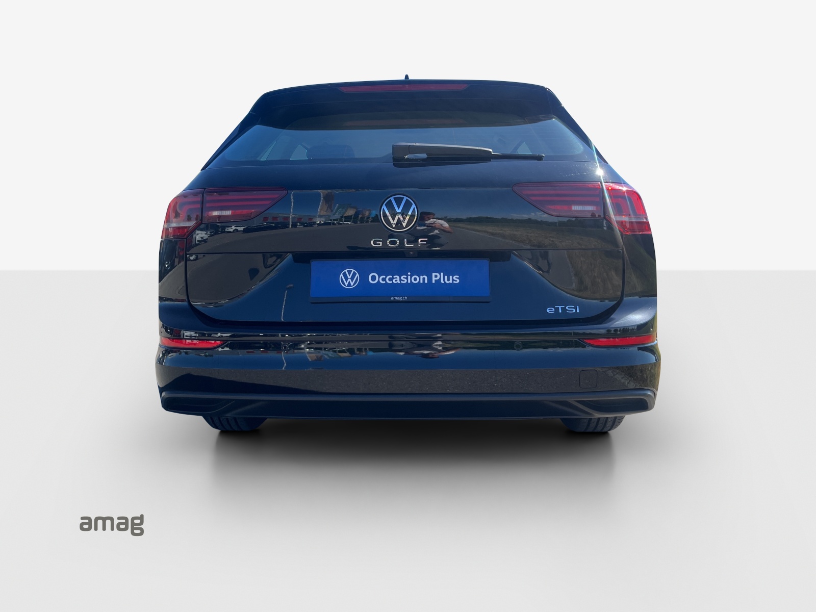 VW Golf Variant 1.5 eTSI mHEV Life DSG-image-3