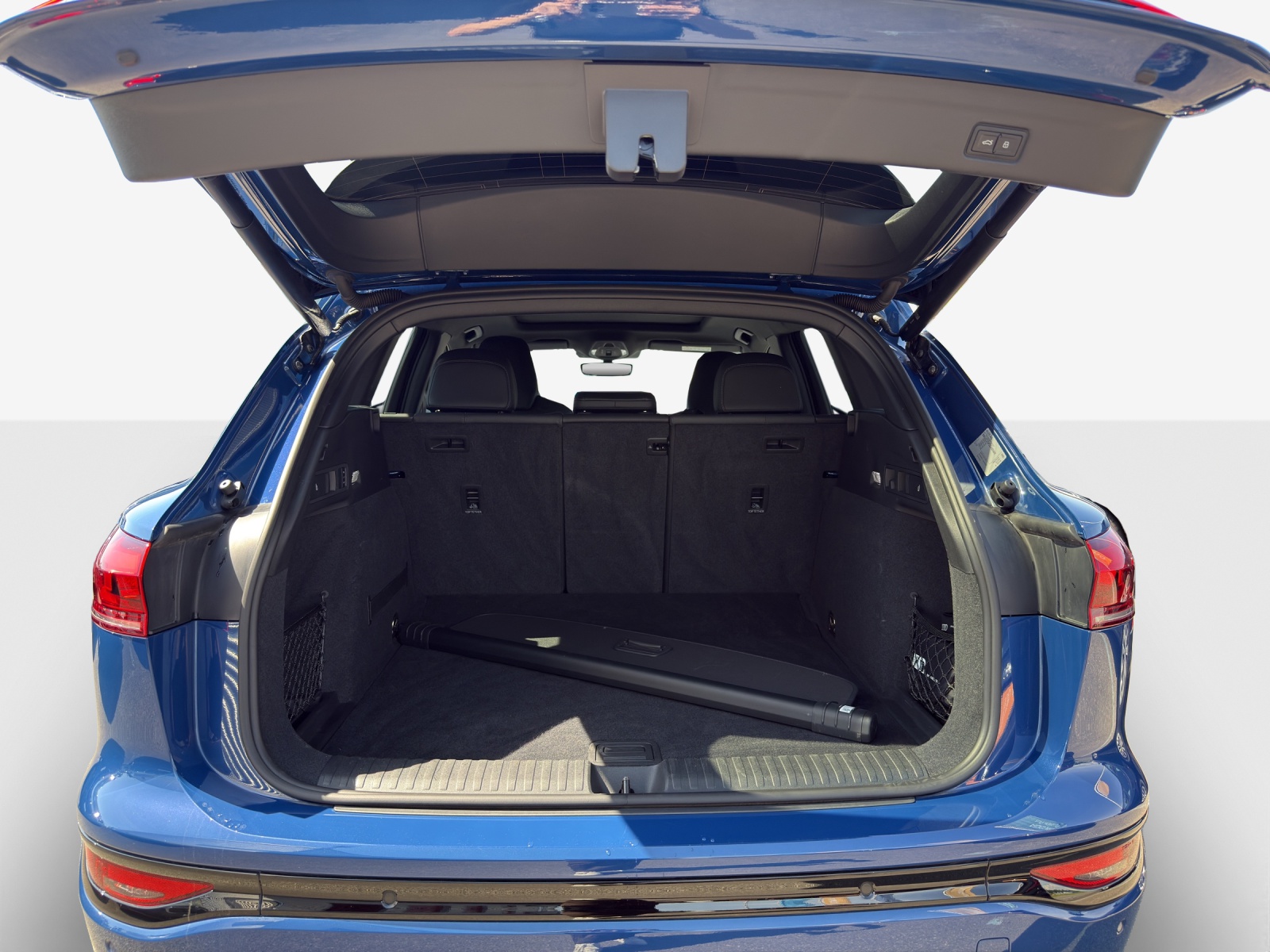 AUDI Q6 e-tron quattro-image-13