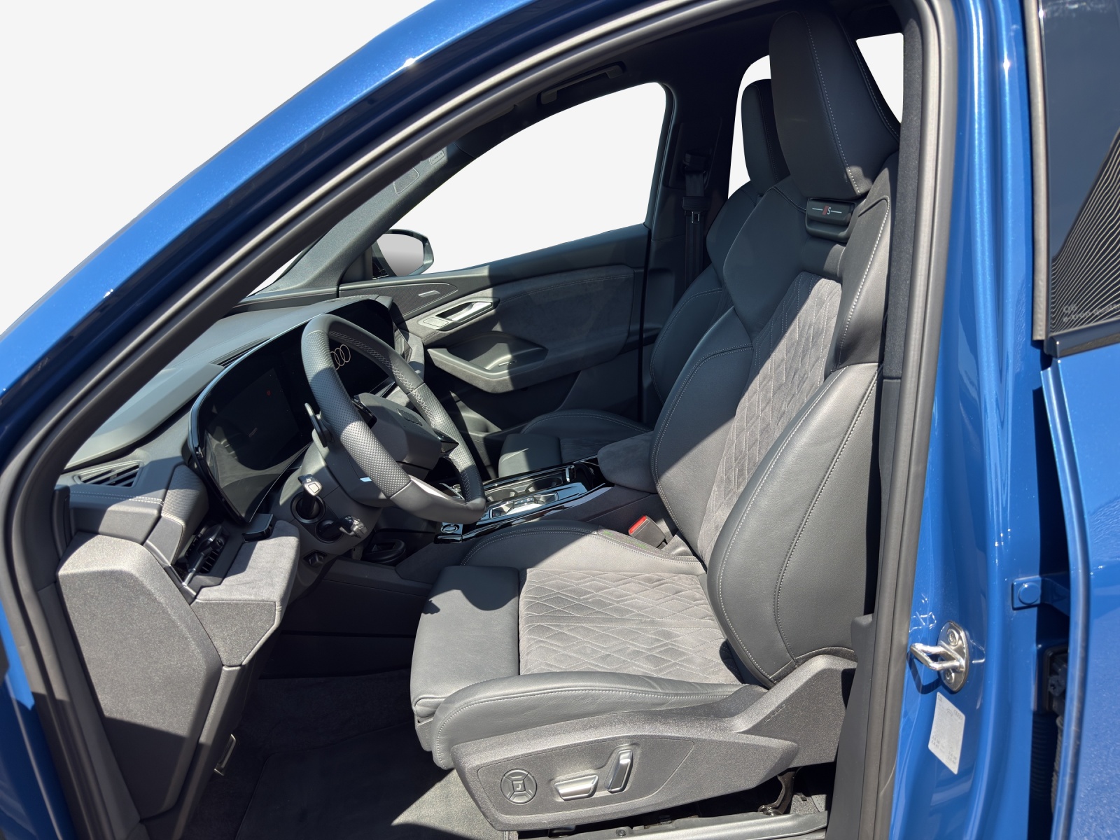 AUDI Q6 e-tron quattro-image-8