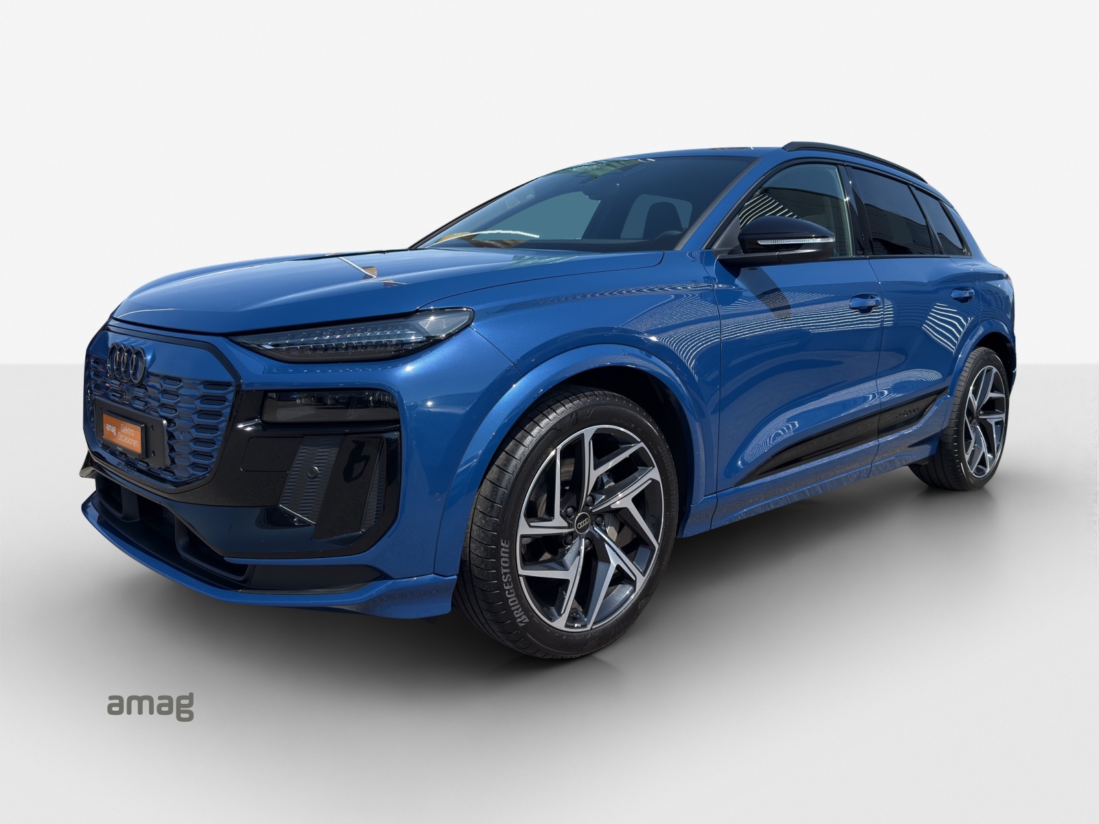AUDI Q6 e-tron quattro-image-0