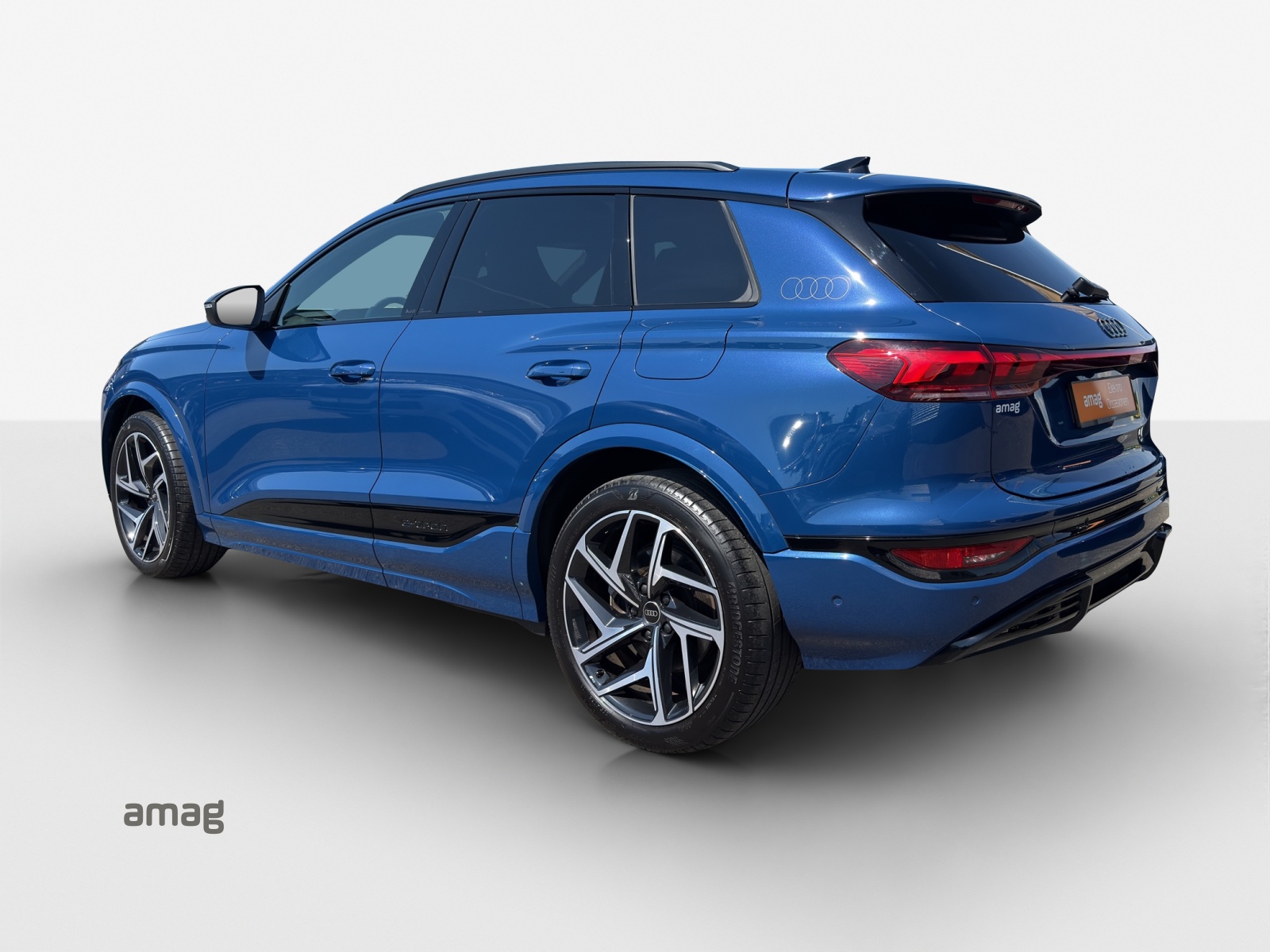AUDI Q6 e-tron quattro-image-2