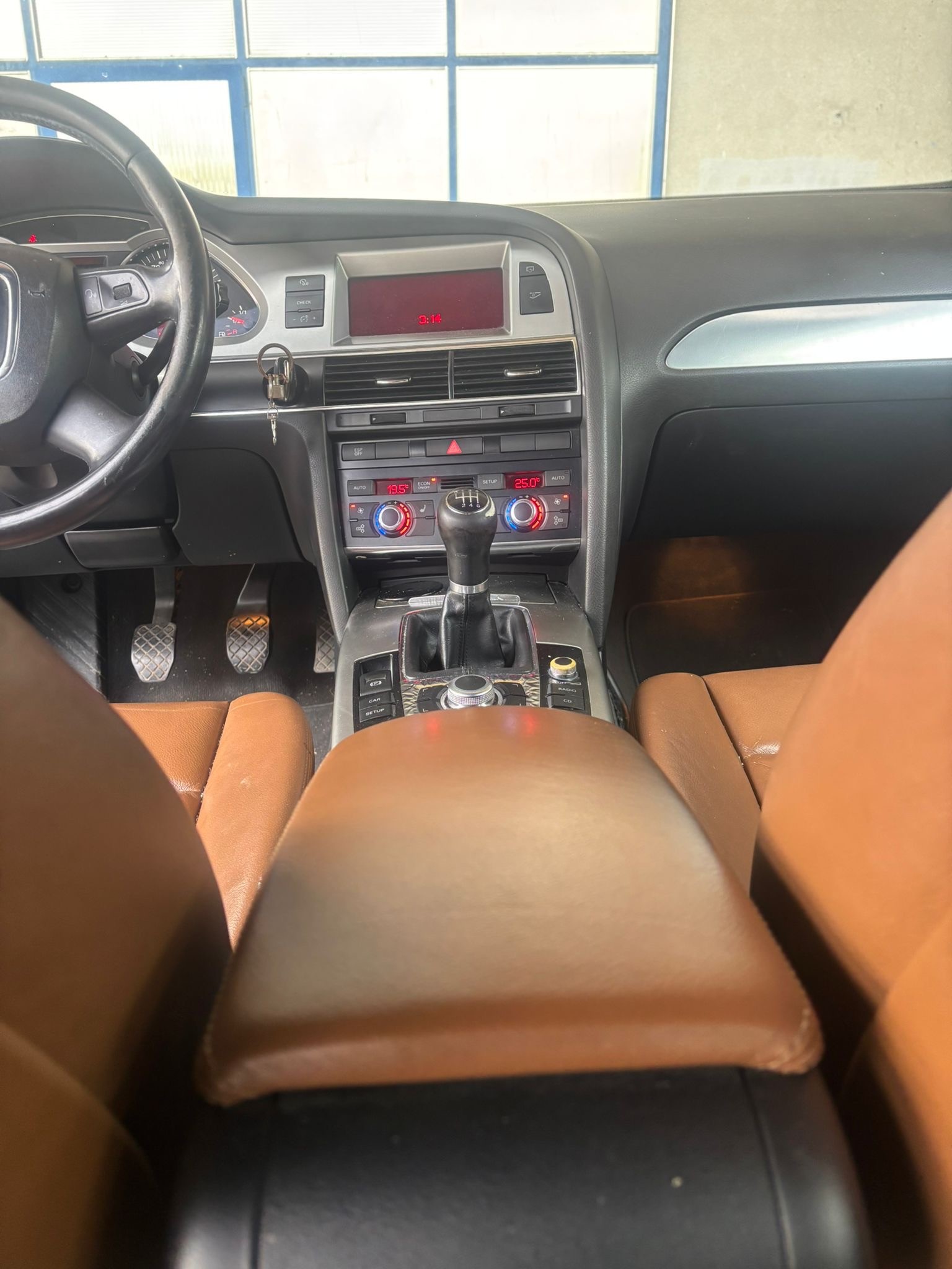AUDI A6 Avant 2.7 V6 TDI-image-6