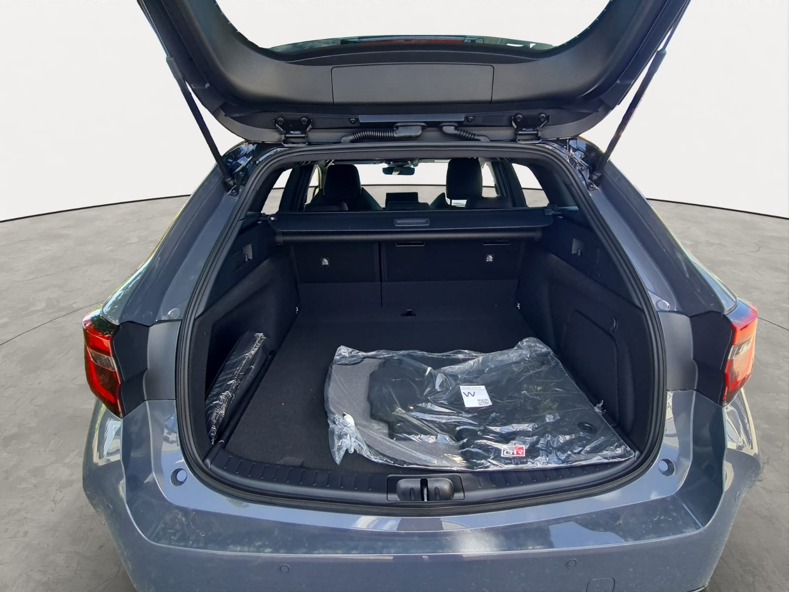 TOYOTA Corolla Touring Sports 2.0 HSD GR Sport e-CVT-image-8
