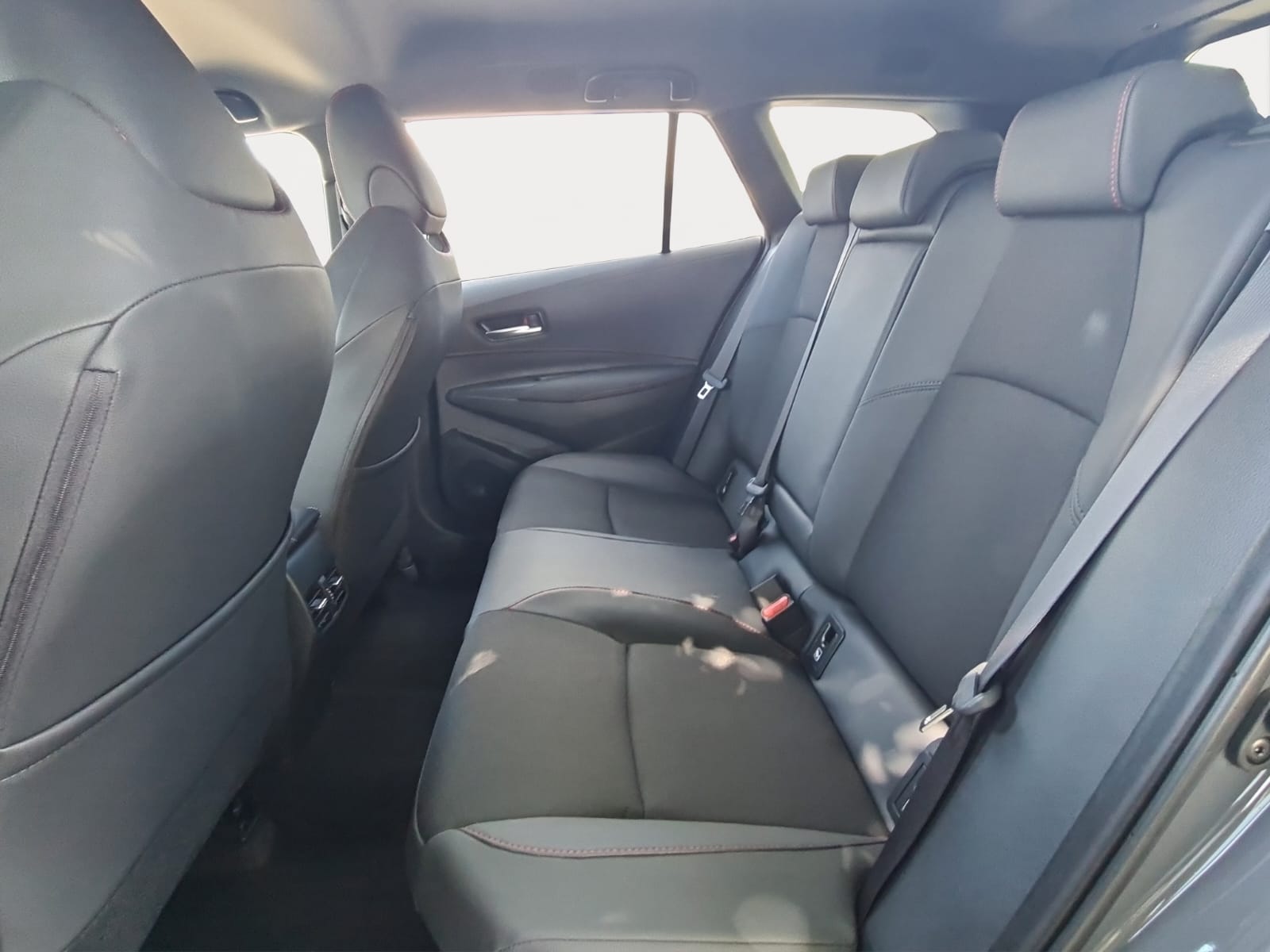 TOYOTA Corolla Touring Sports 2.0 HSD GR Sport e-CVT-image-14