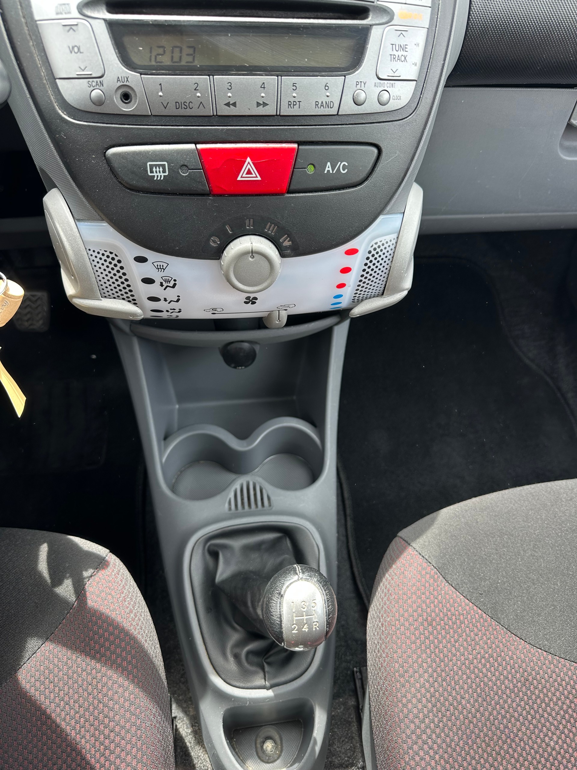 TOYOTA AYGO-image-11