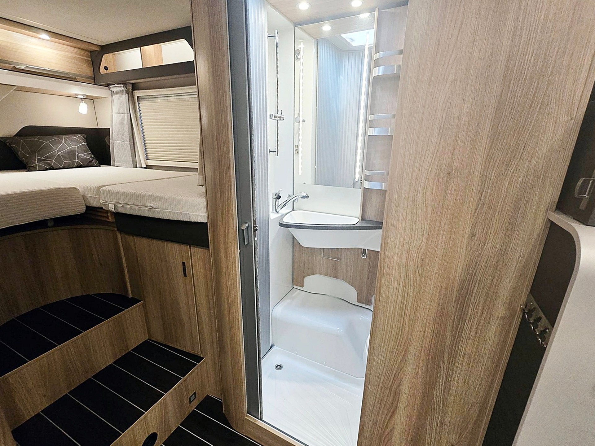 KNAUS SKY TI 650 MEG PLATINUM SELECTION 2,3 DIESEL 9G-AUTOMAT FIAT DUCATO MJ 160-image-10