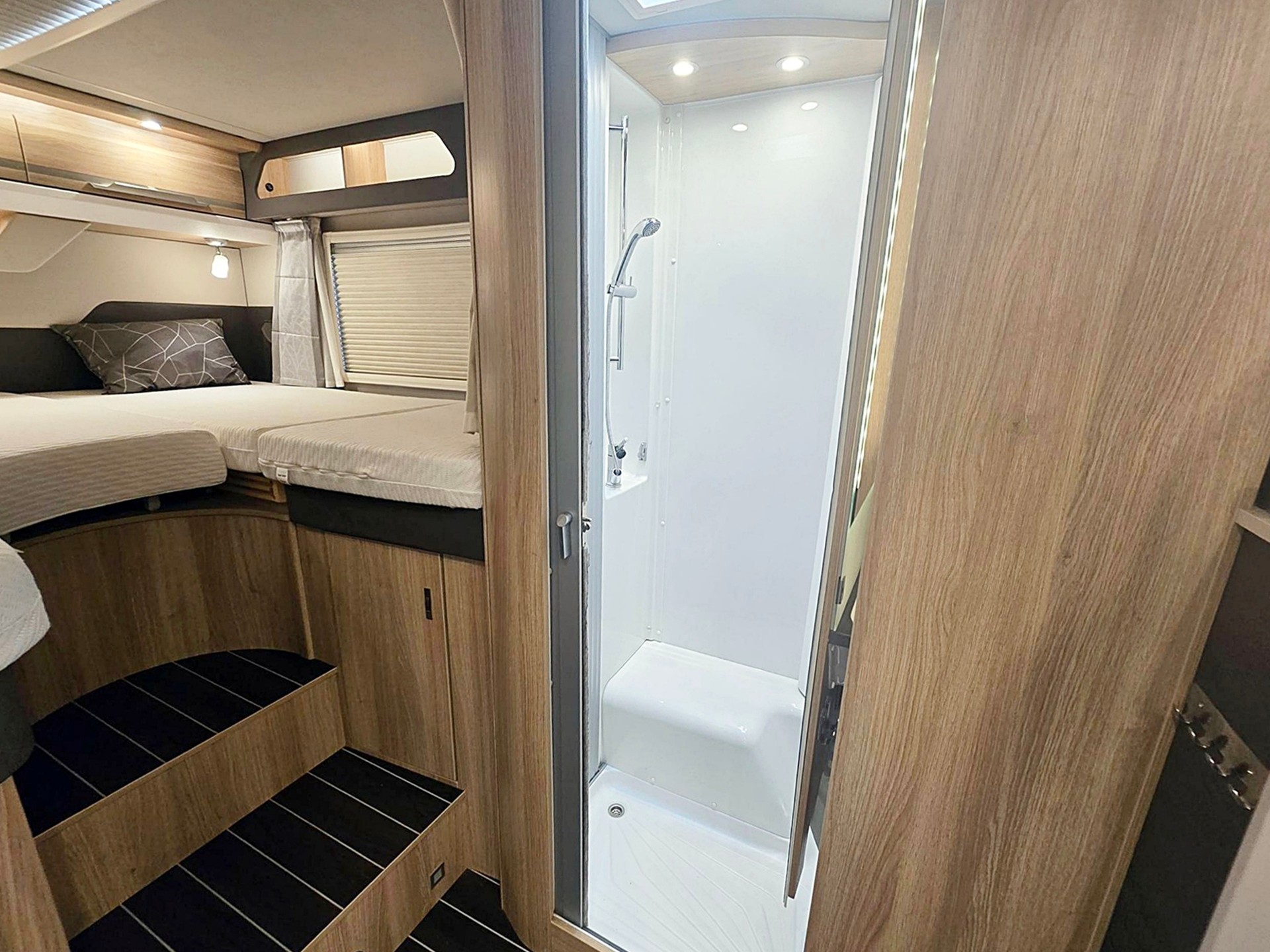 KNAUS SKY TI 650 MEG PLATINUM SELECTION 2,3 DIESEL 9G-AUTOMAT FIAT DUCATO MJ 160-image-12