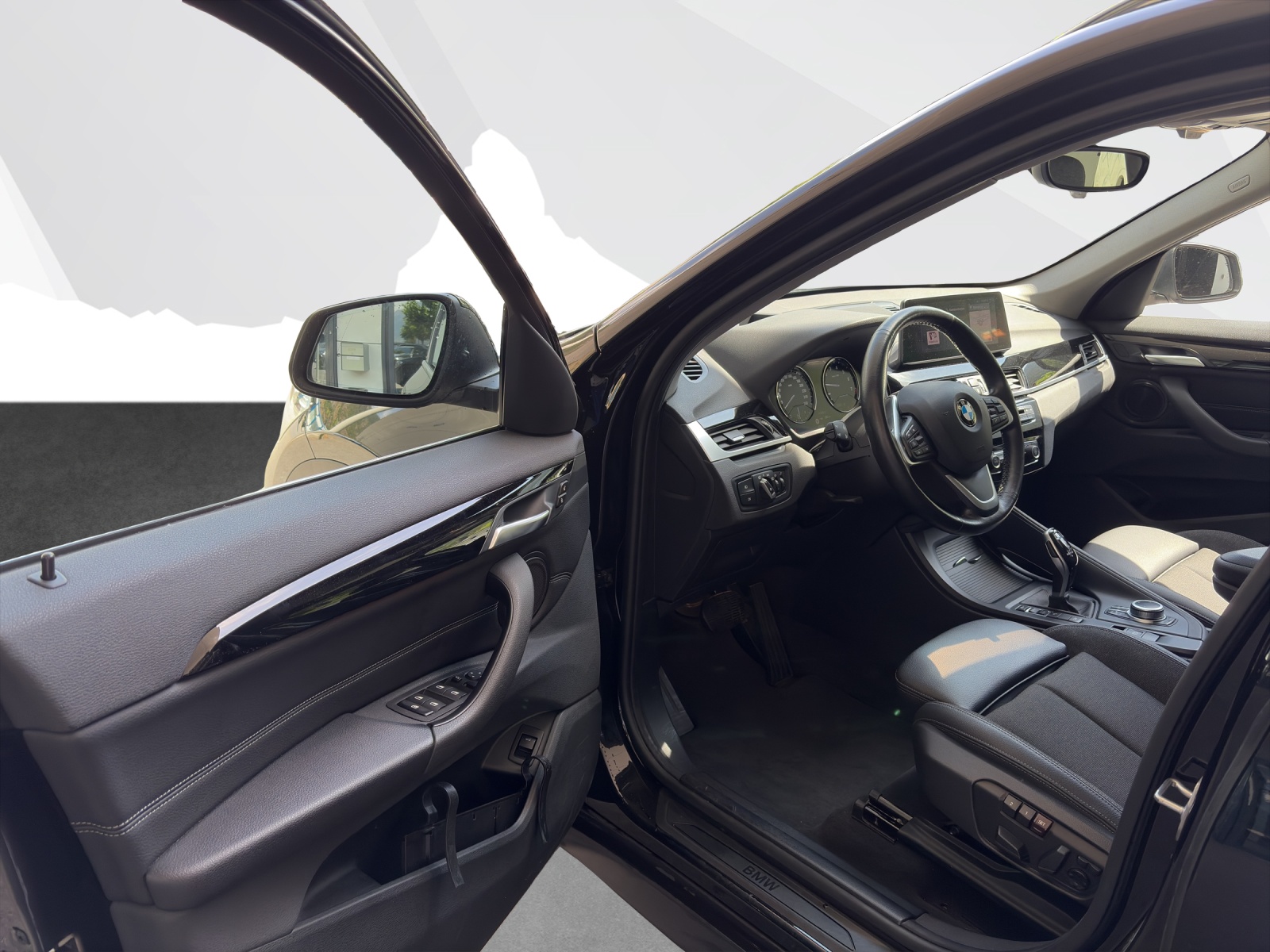 BMW X1 20i xDrive-image-8