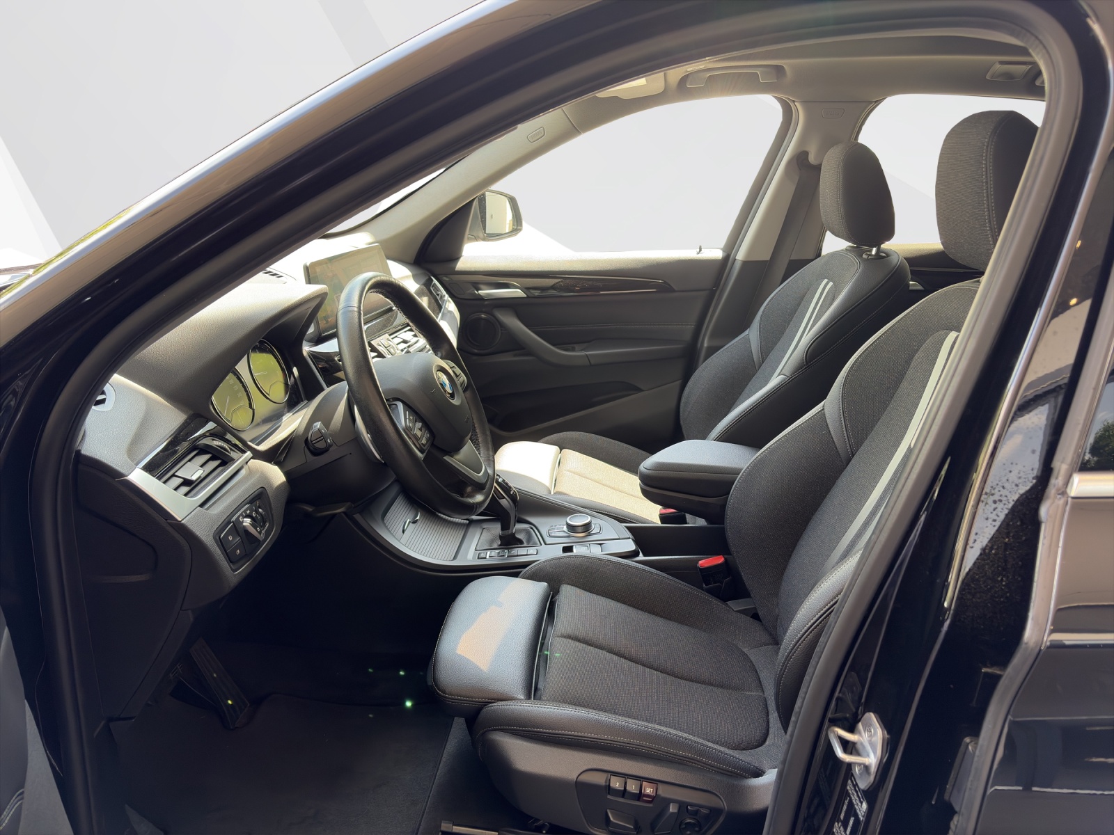 BMW X1 20i xDrive-image-9