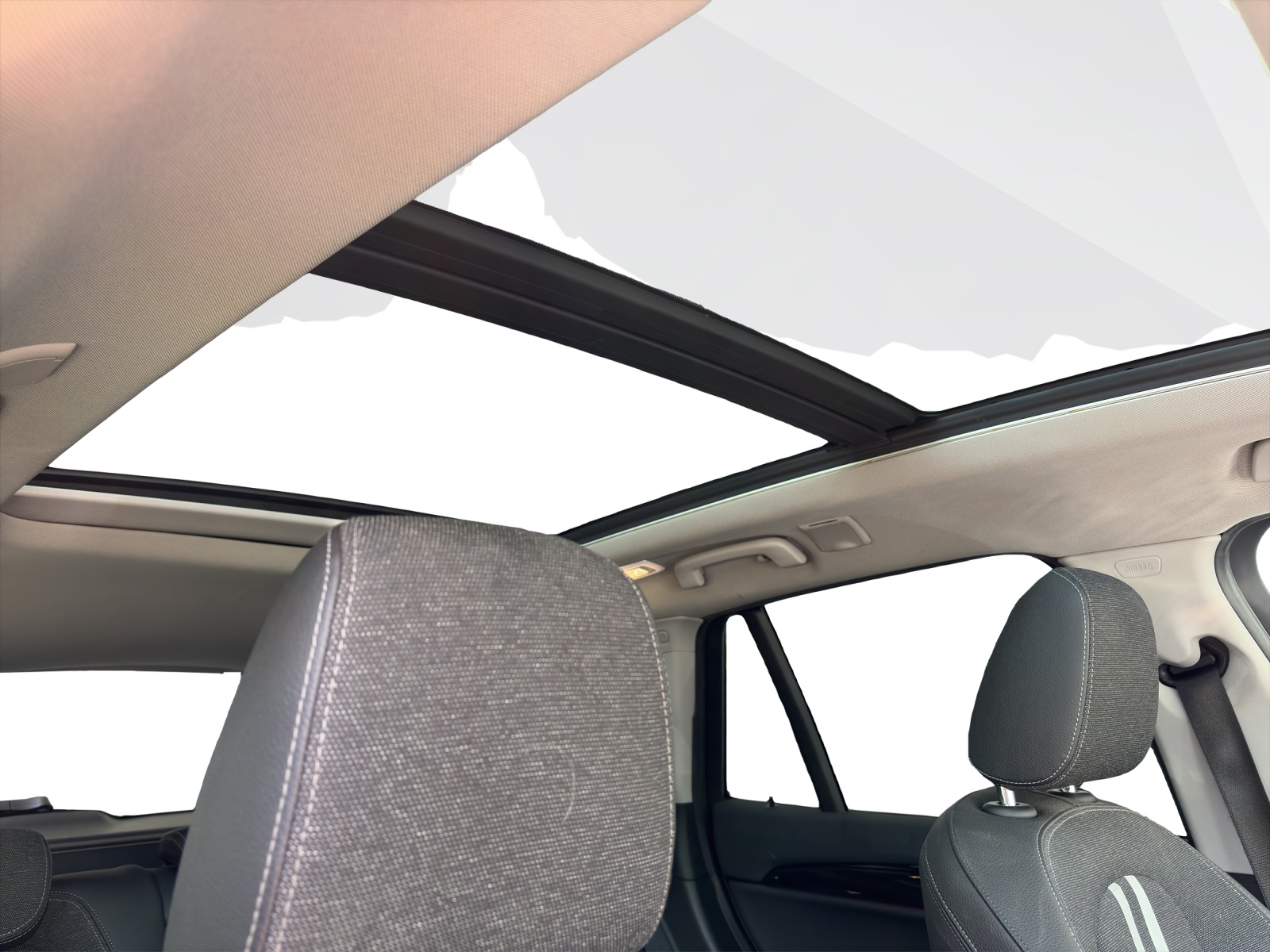 BMW X1 20i xDrive-image-17