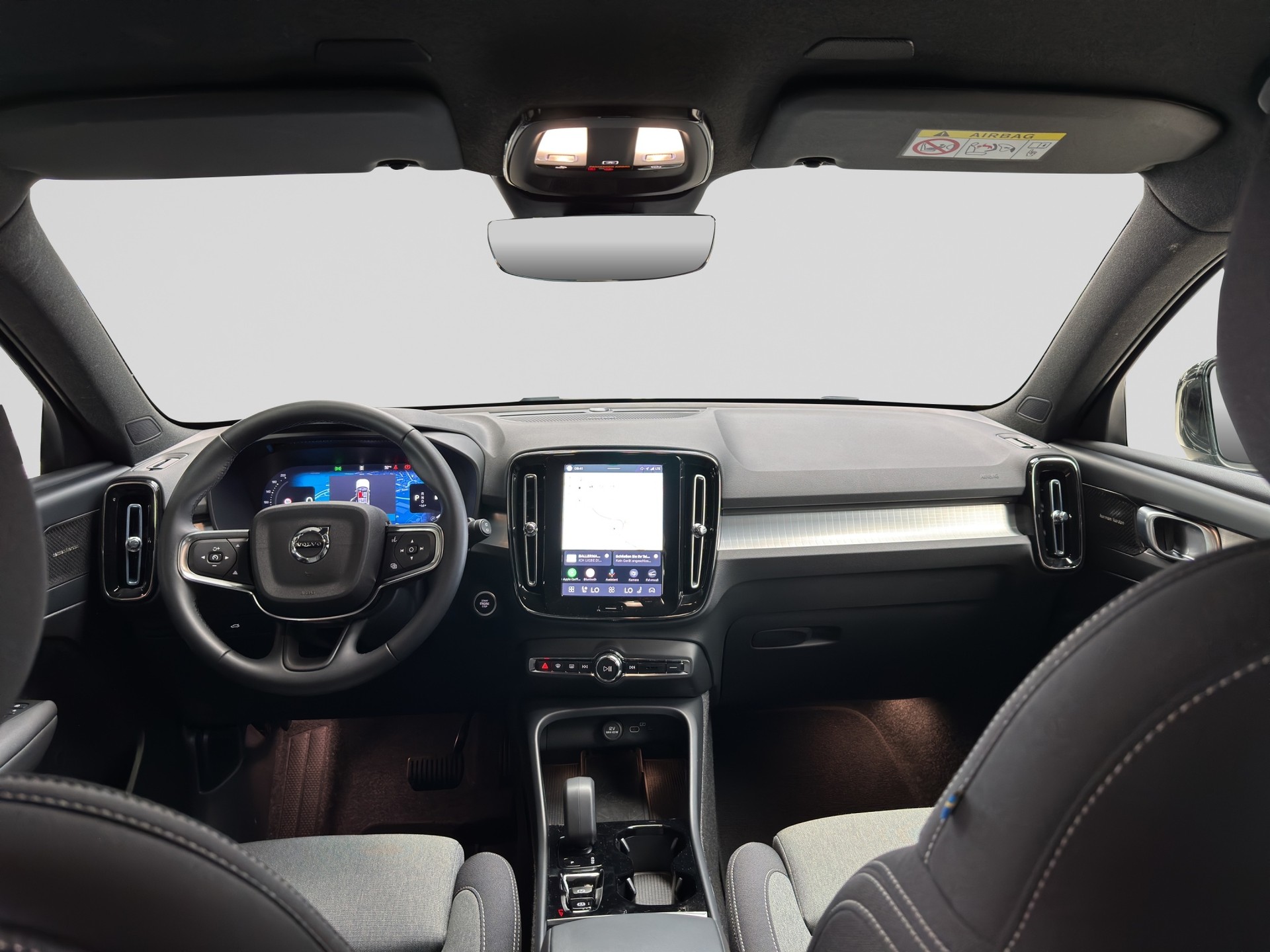 VOLVO XC40 B3 Benzin Mild Hybrid Plus Black Edition-image-14