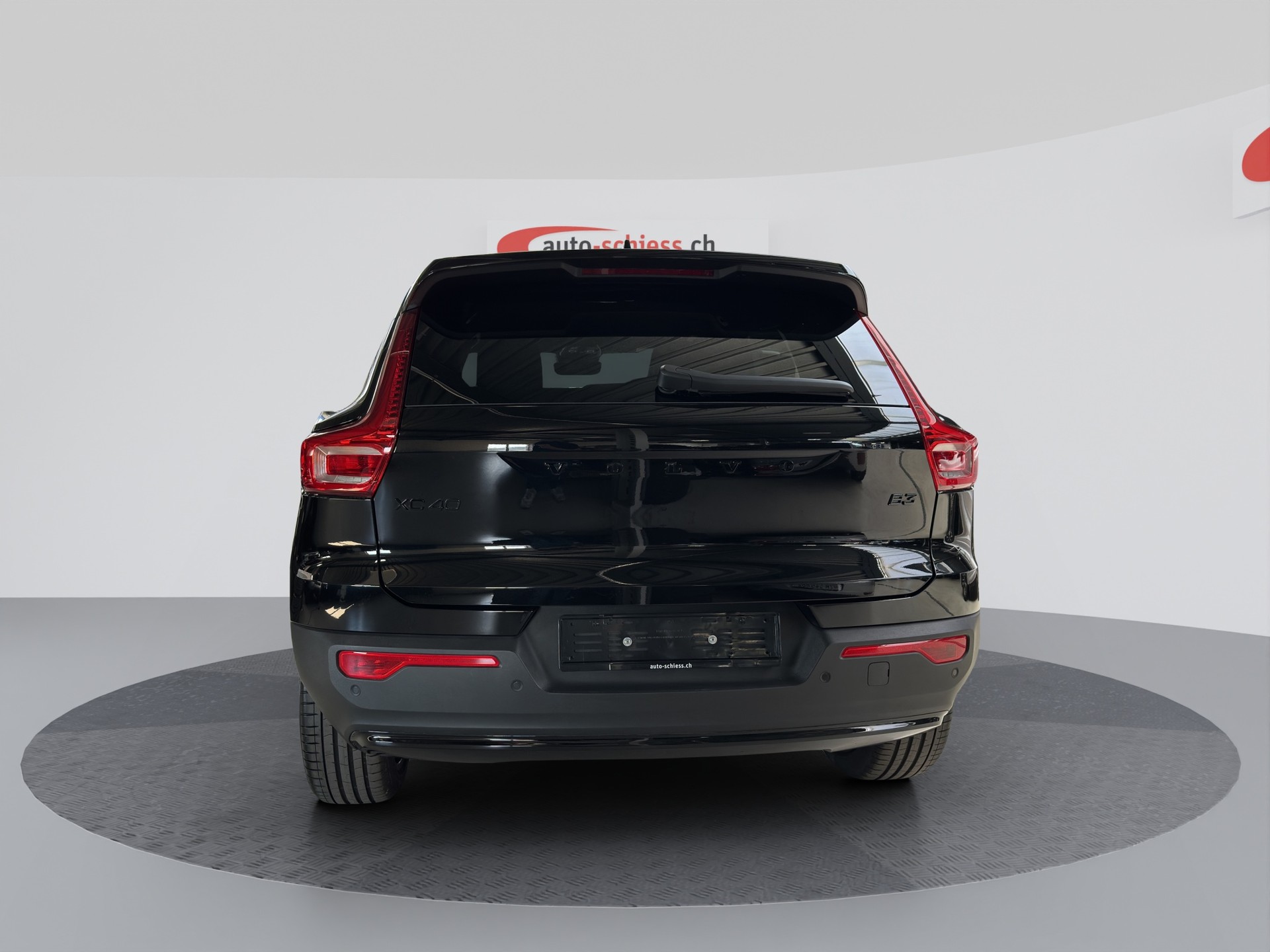 VOLVO XC40 B3 Benzin Mild Hybrid Plus Black Edition-image-3