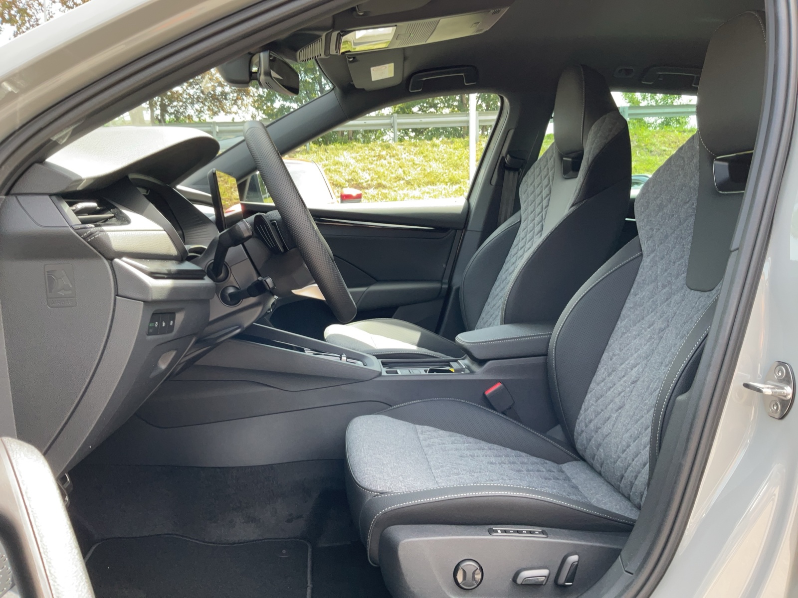 SKODA Octavia Combi 2.0 TSI DSG Dynamic 4x4-image-5