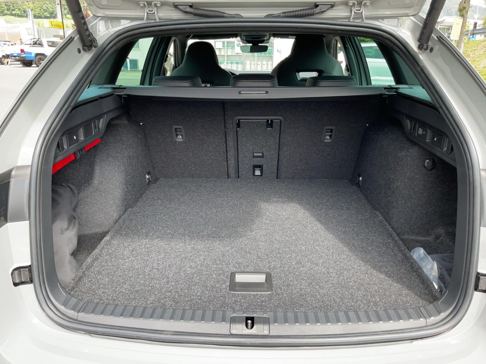 SKODA Octavia Combi 2.0 TSI DSG Dynamic 4x4-image-12